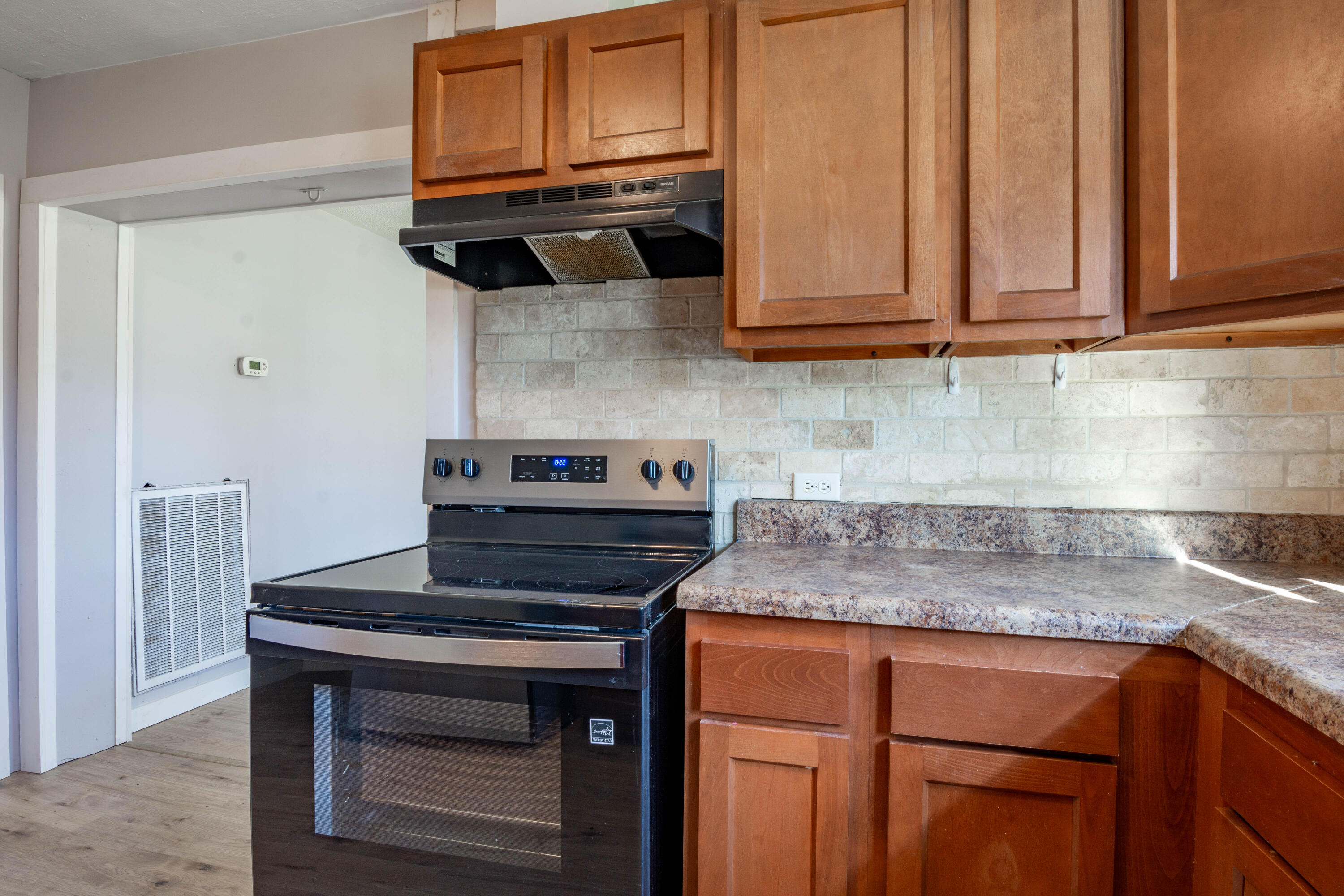 1663 Keeble Street Property Photo 10