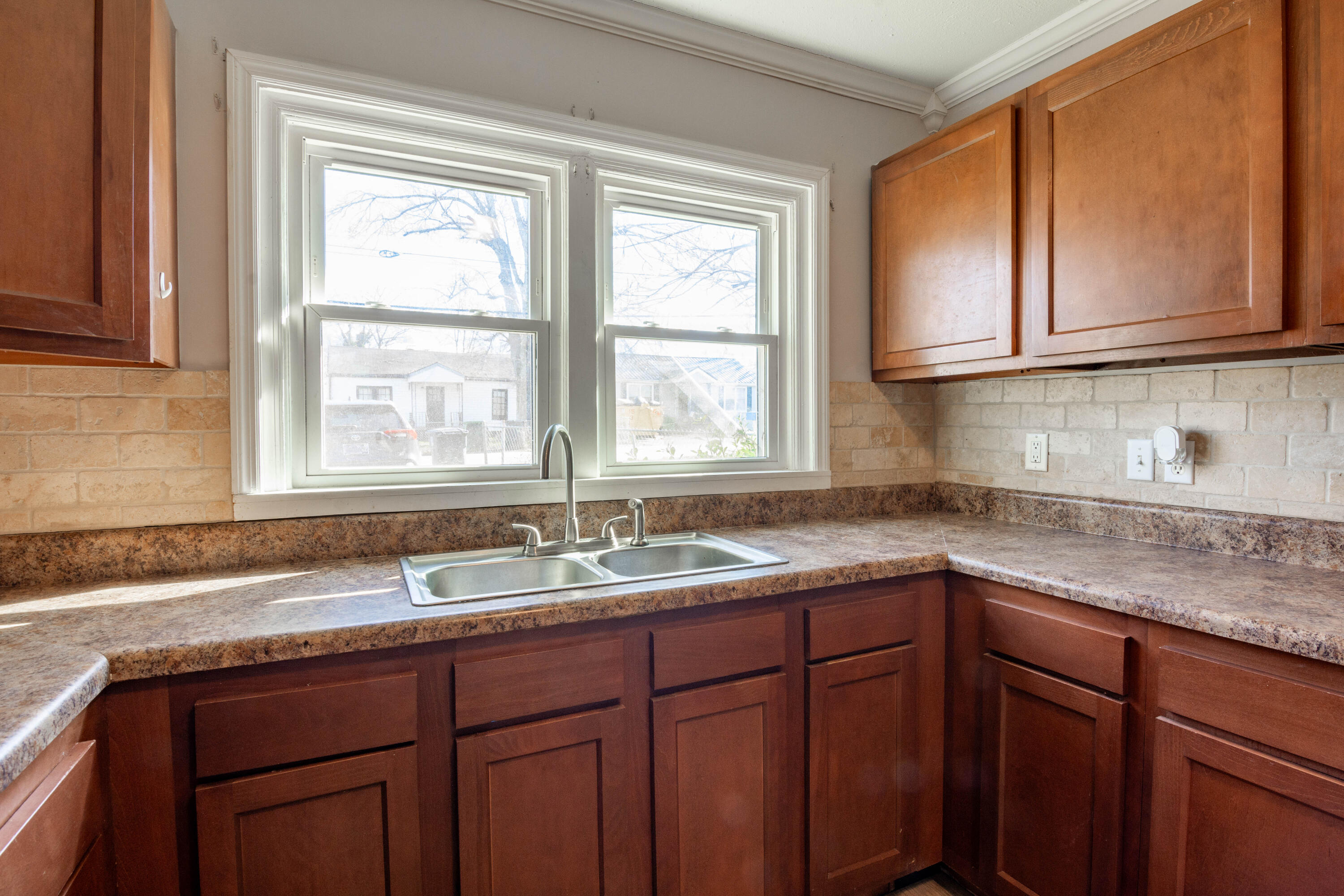 1663 Keeble Street Property Photo 11