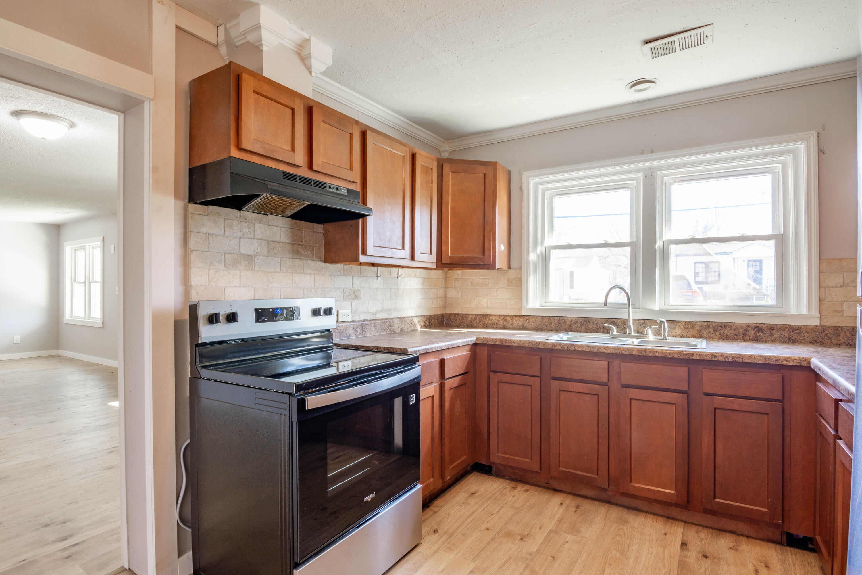 1663 Keeble Street Property Photo 13