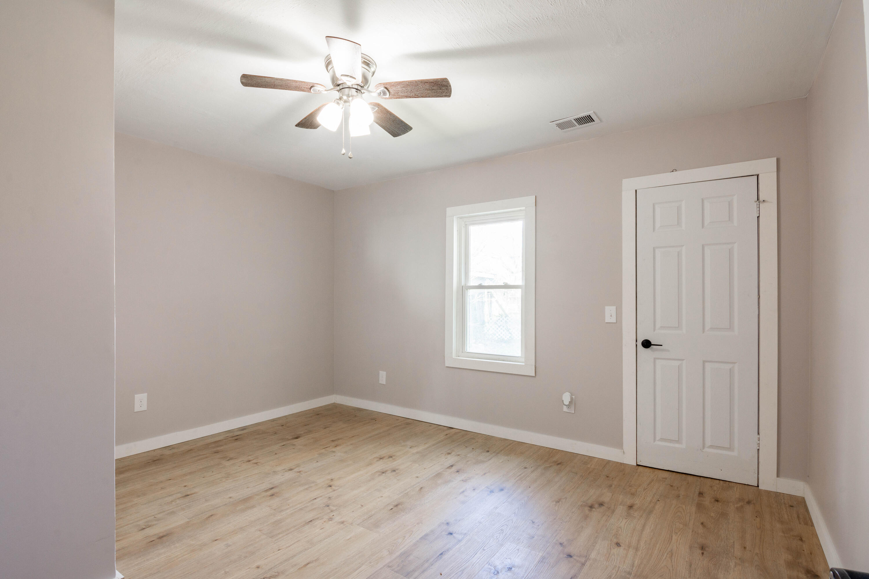 1663 Keeble Street Property Photo 25
