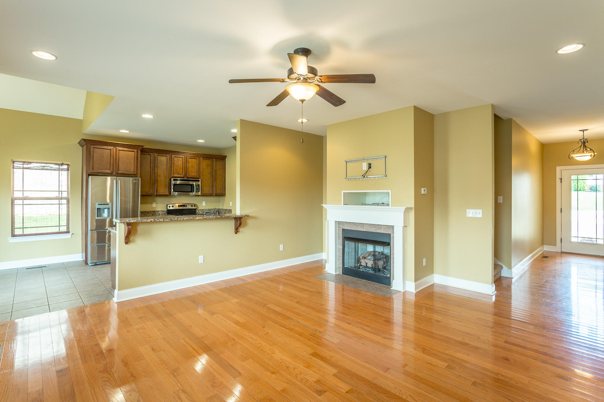 878 Windrush Loop Property Photo 2