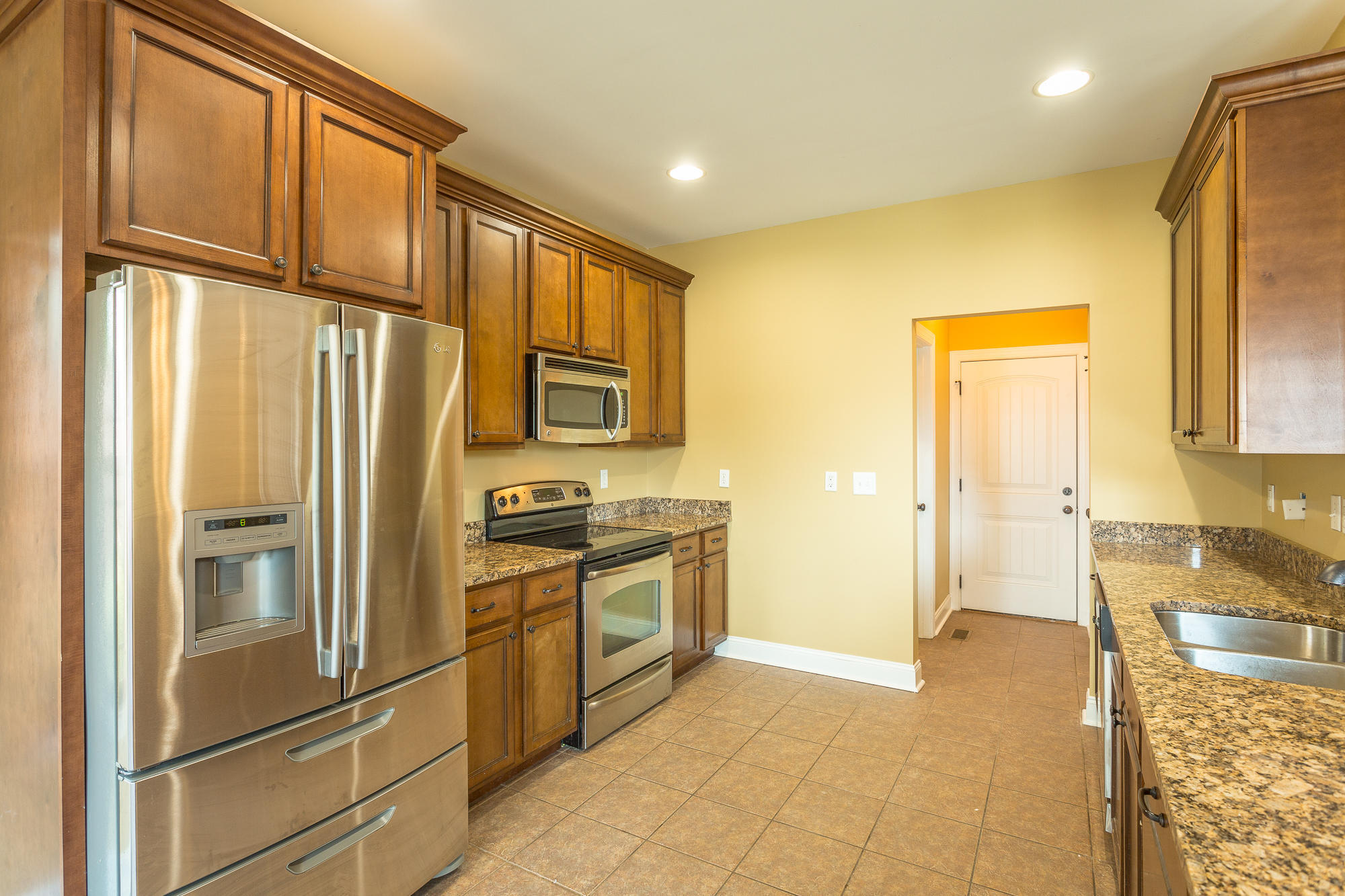 878 Windrush Loop Property Photo 3