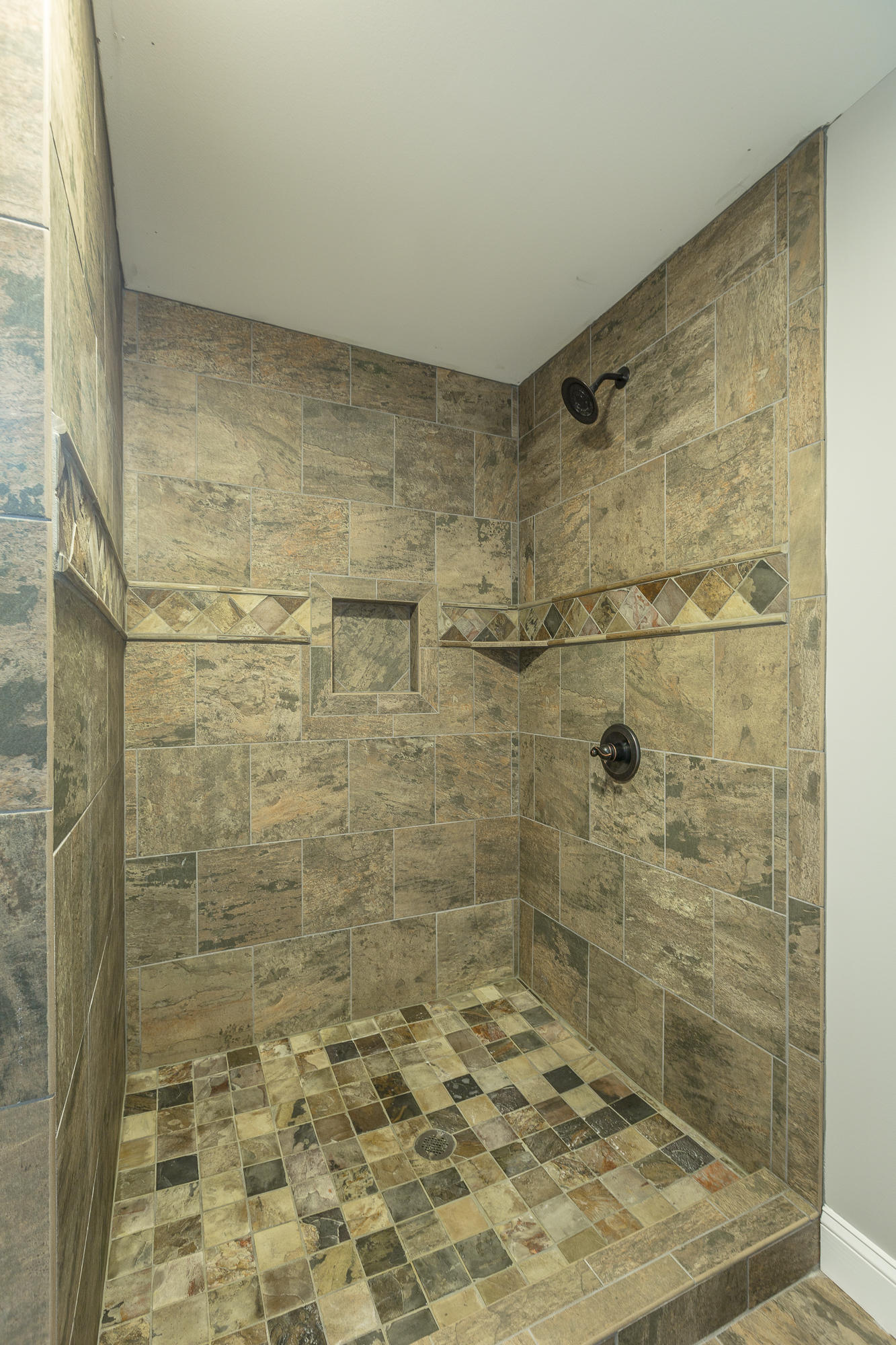 878 Windrush Loop Property Photo 4