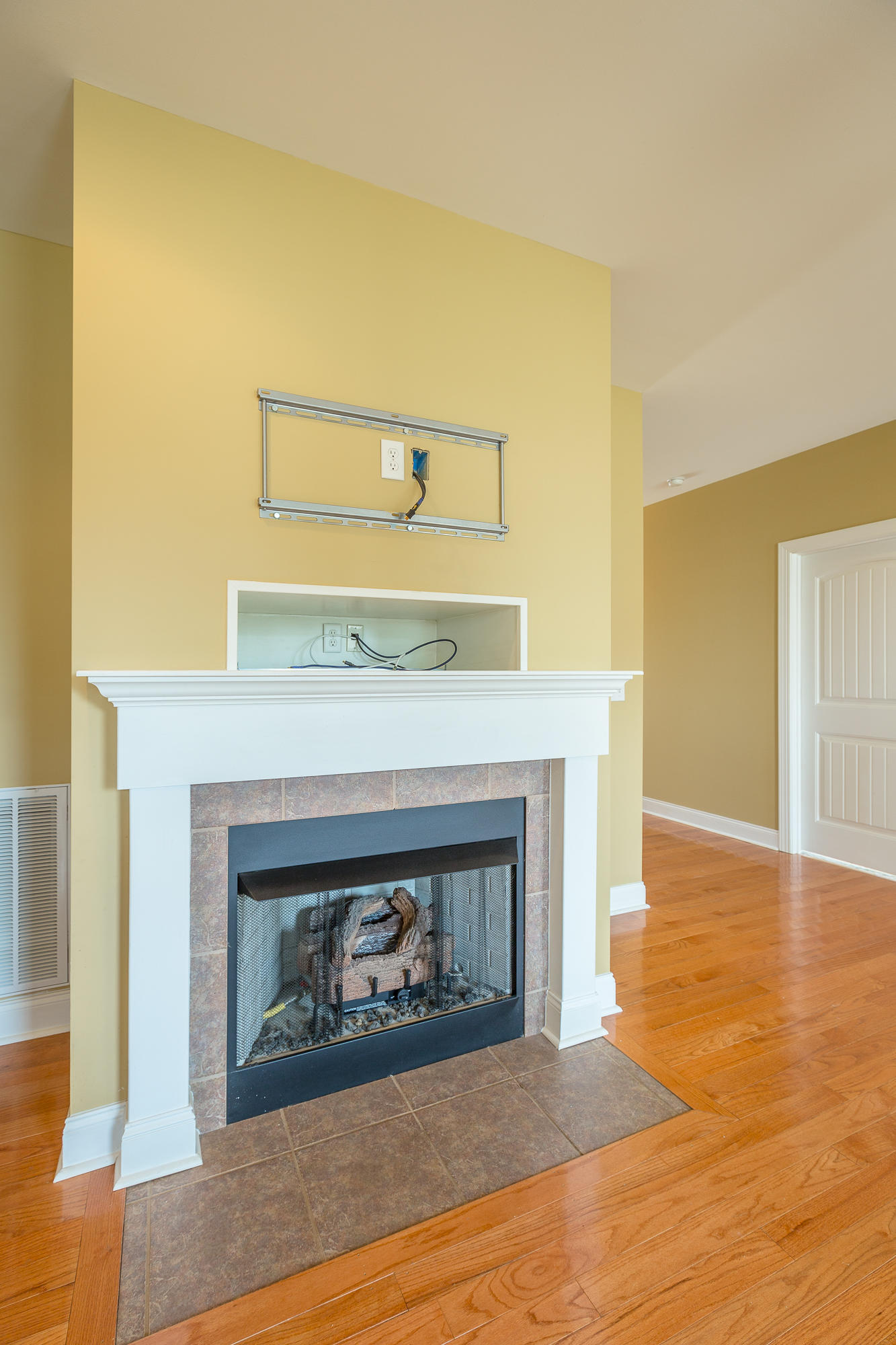 878 Windrush Loop Property Photo 9