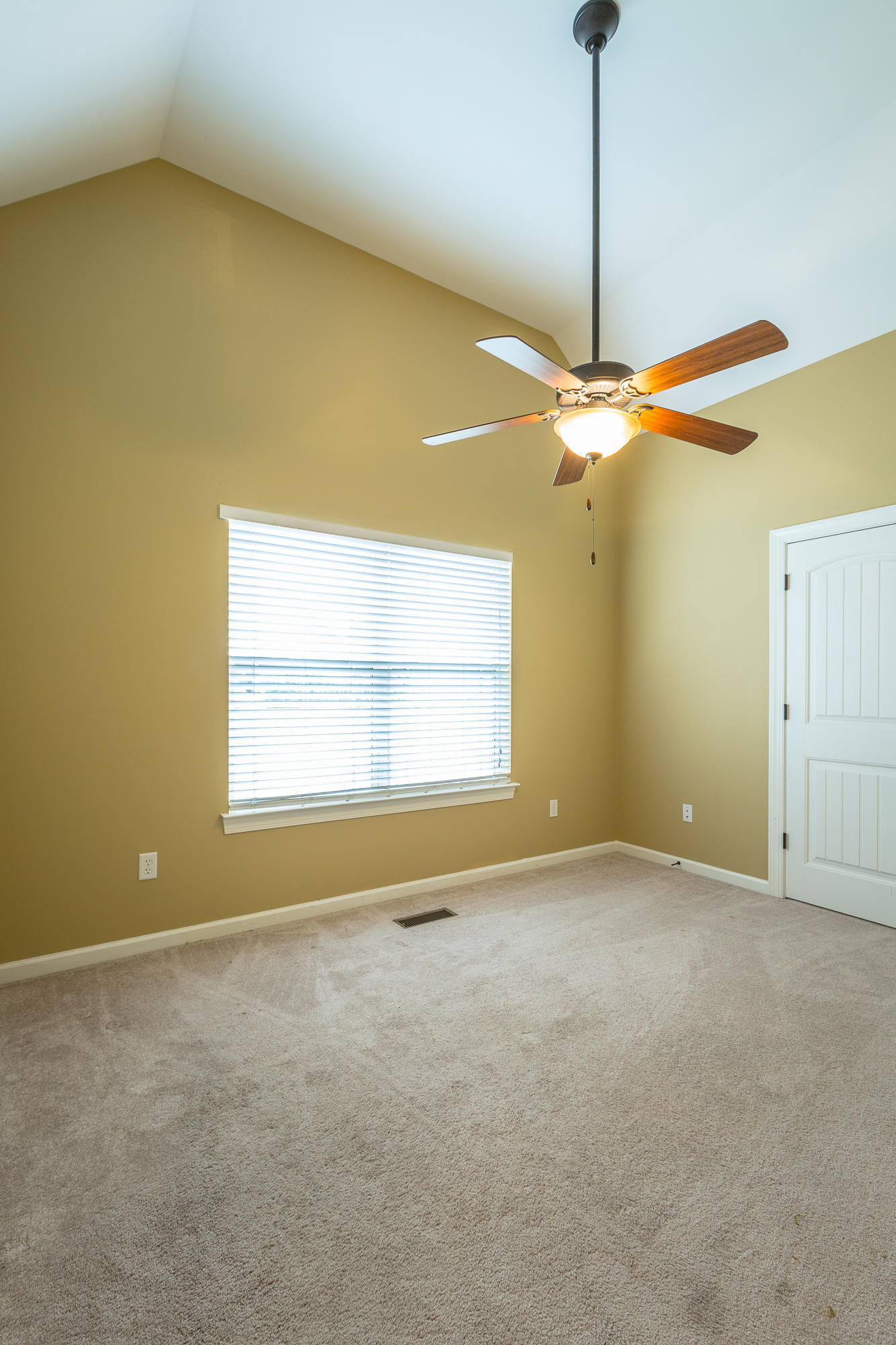 878 Windrush Loop Property Photo 26