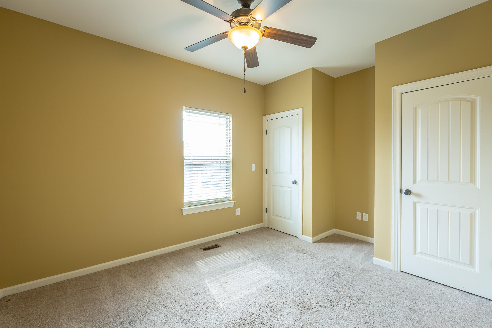 878 Windrush Loop Property Photo 28