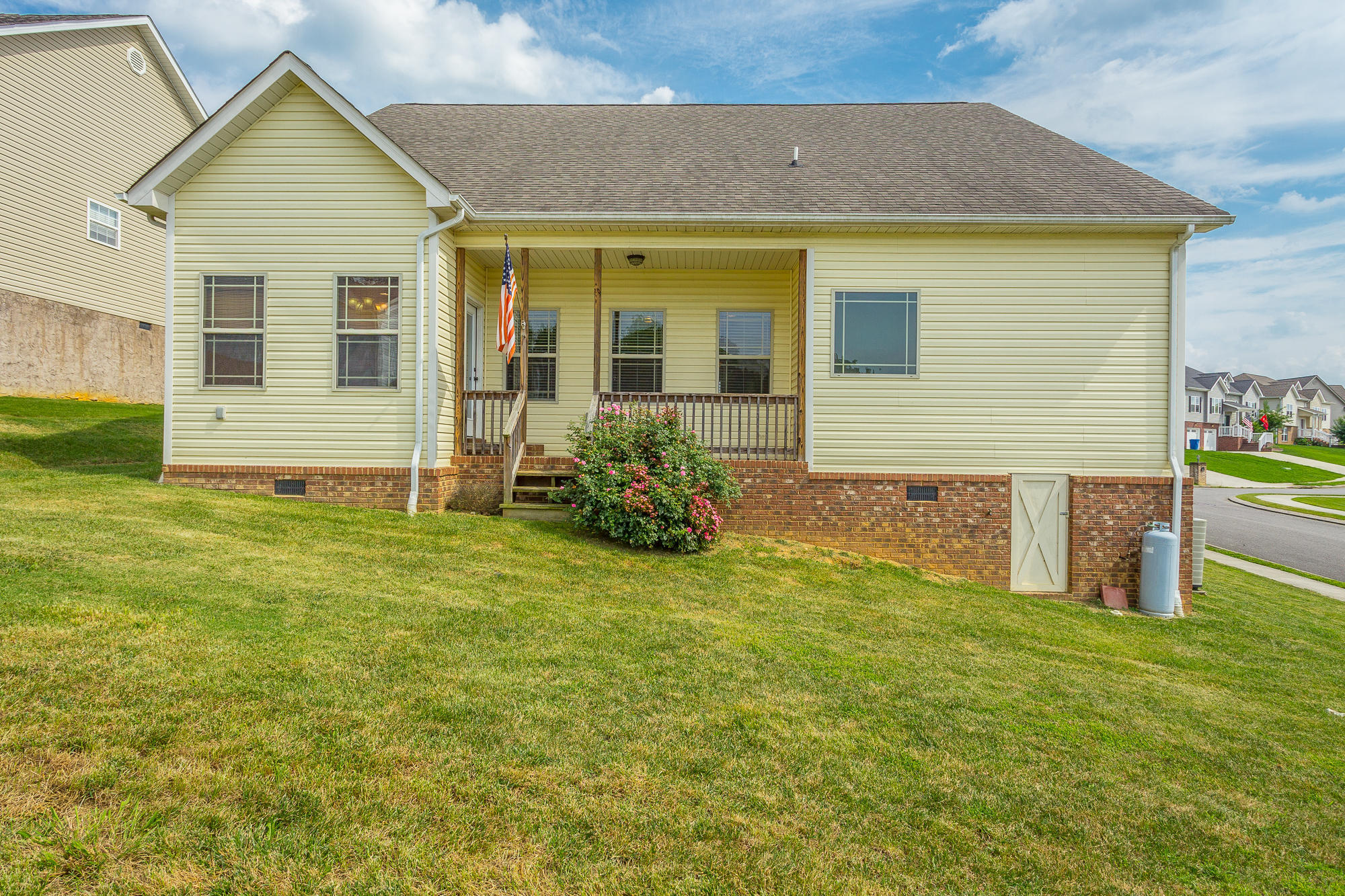 878 Windrush Loop Property Photo 43