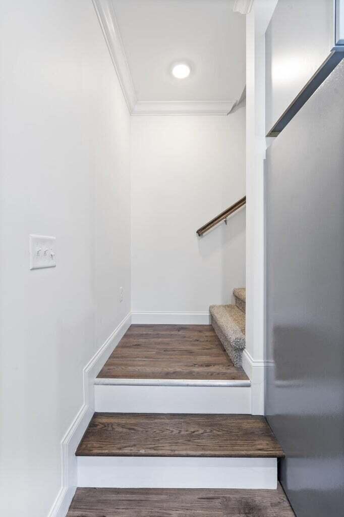 1808 Property Photo 32