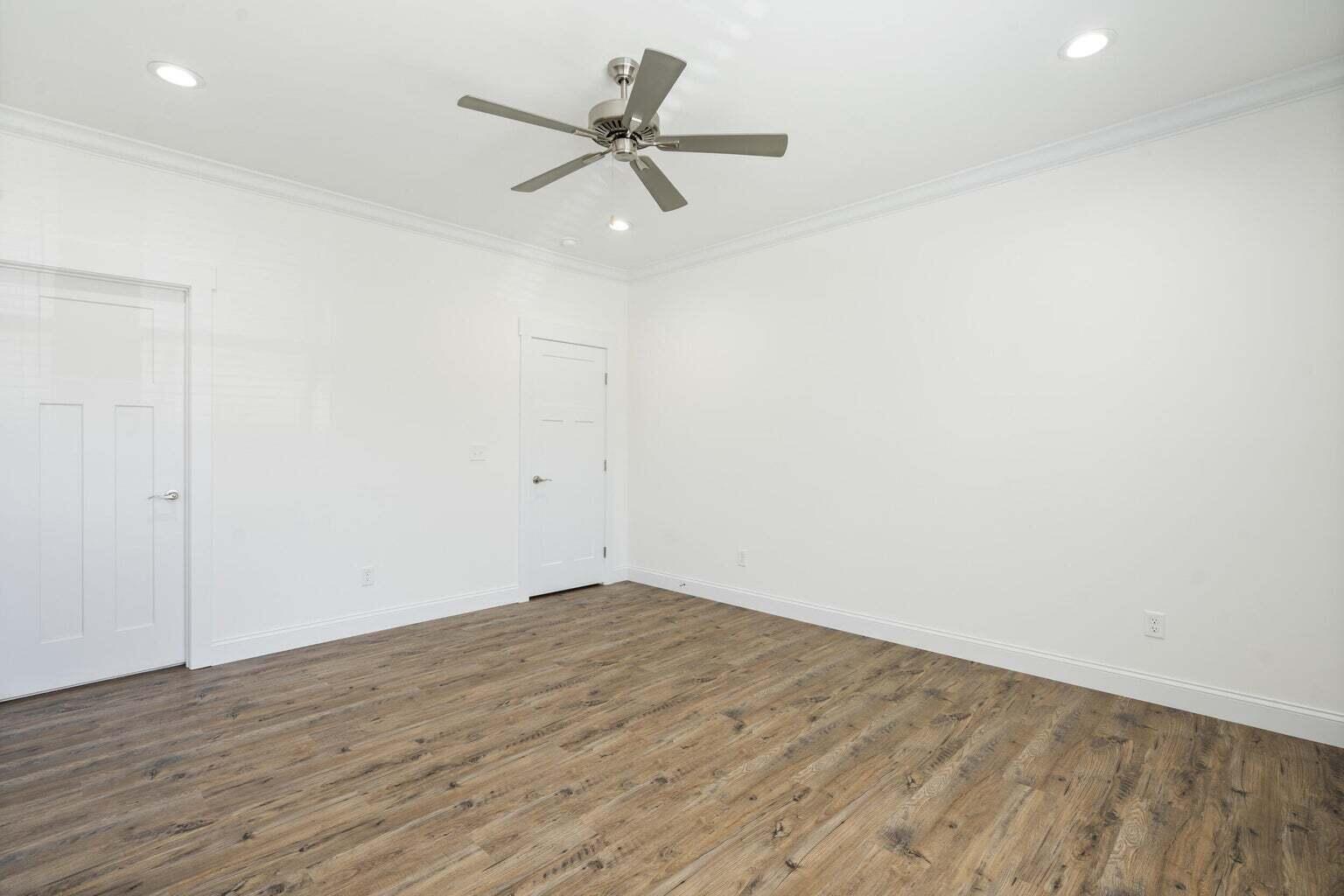 1808 Property Photo 35