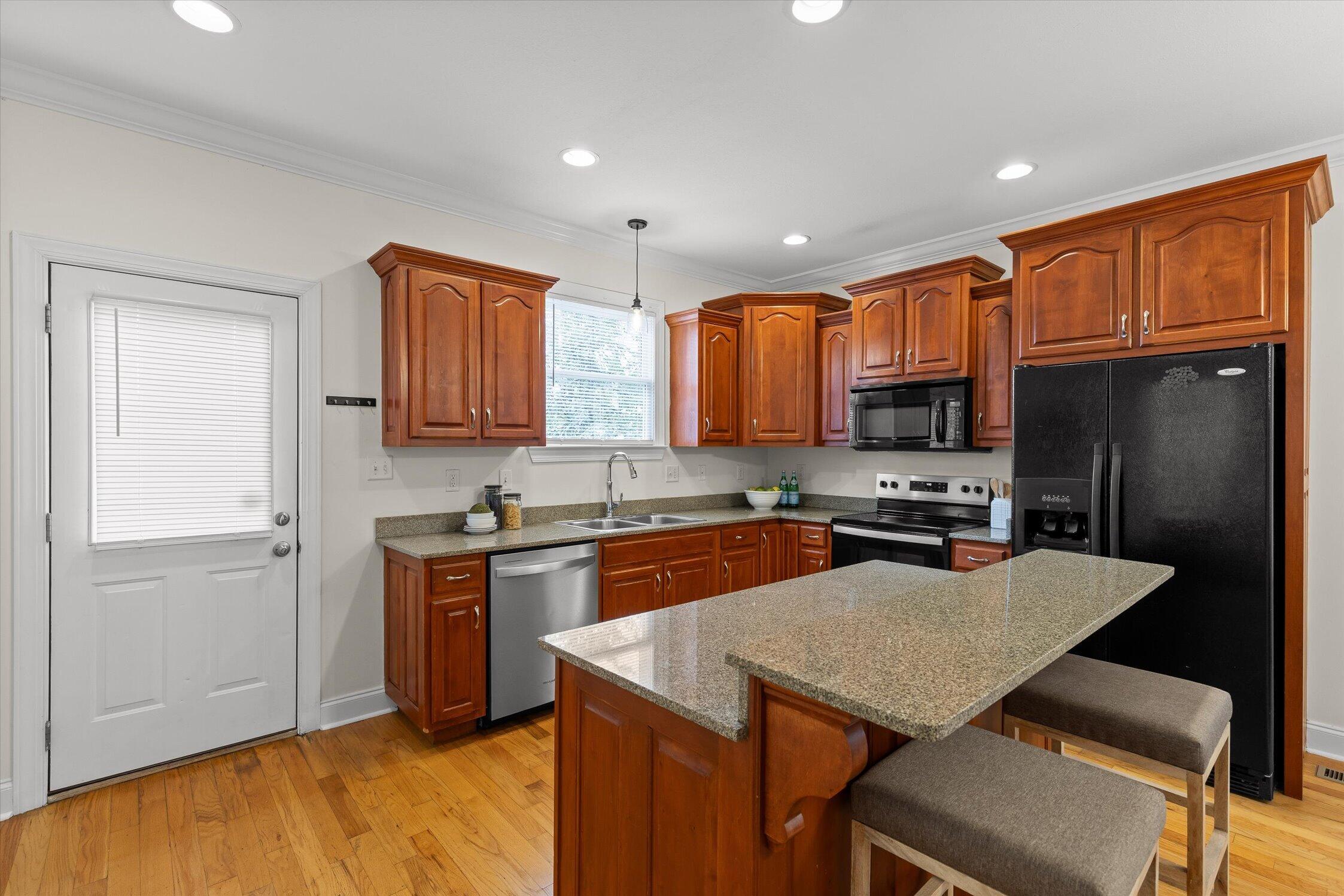 1063 Park Avenue Property Photo 21
