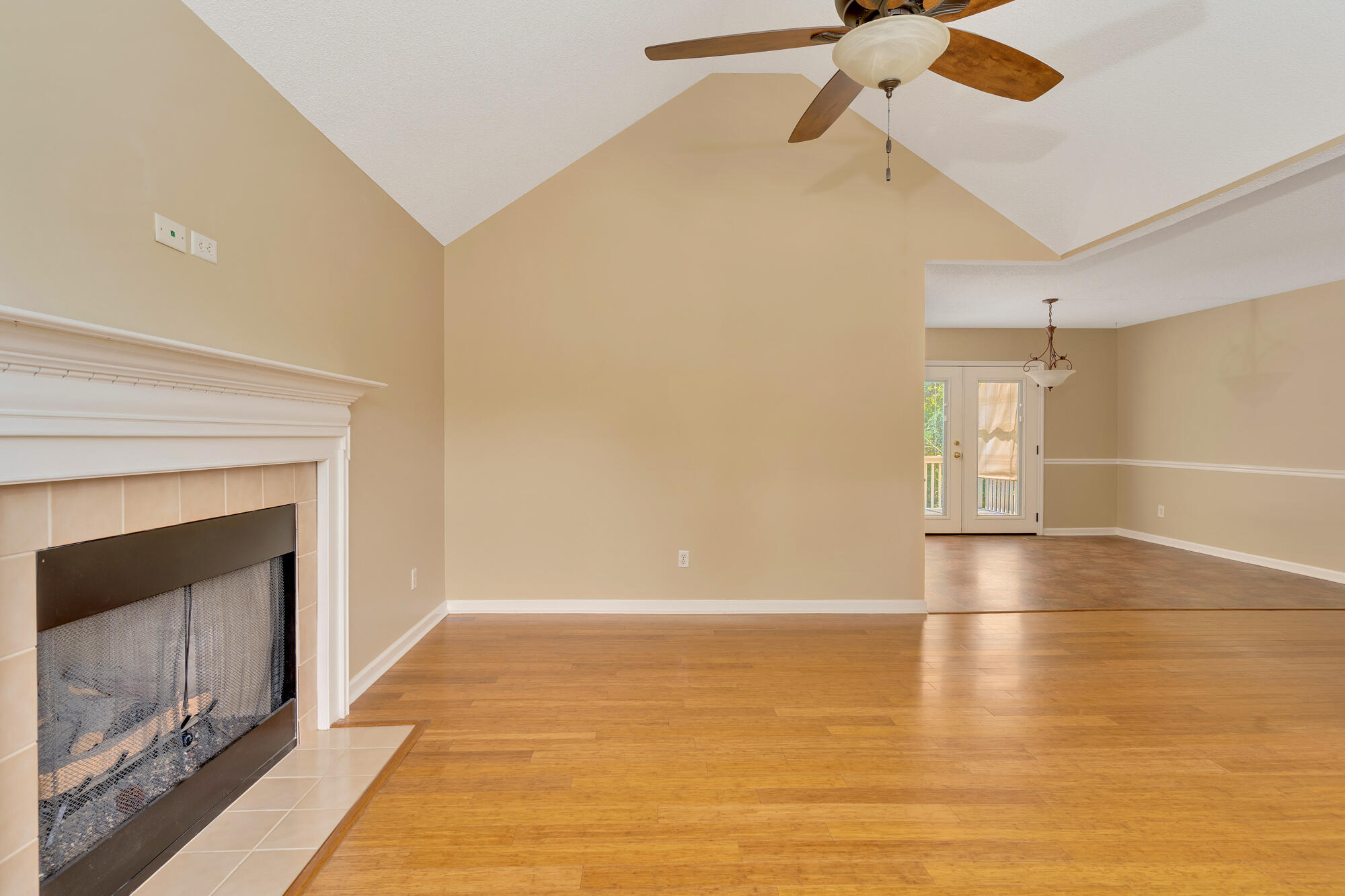 6815 Sawtooth Drive Property Photo 5