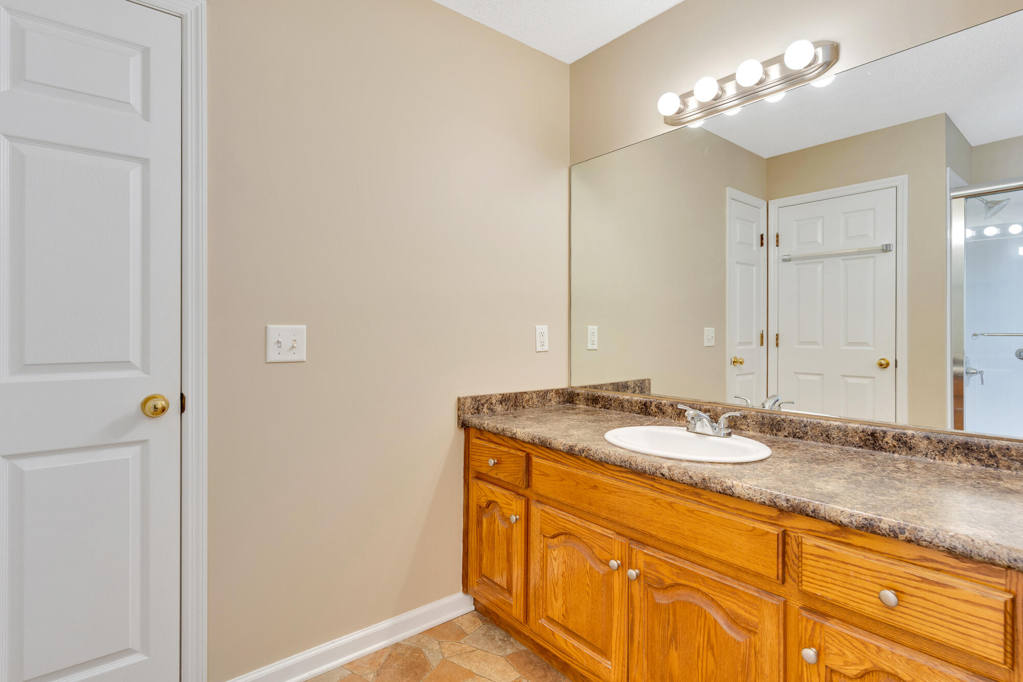 6815 Sawtooth Drive Property Photo 21
