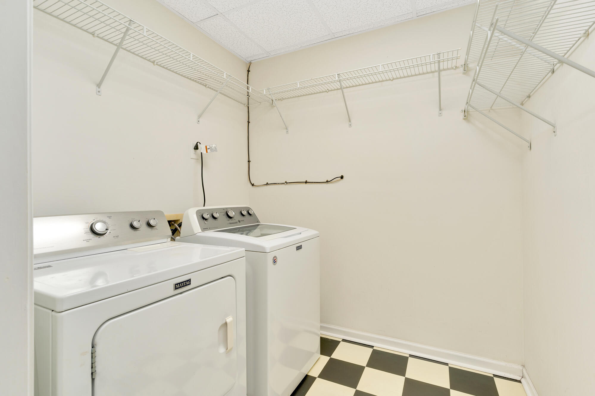 6815 Sawtooth Drive Property Photo 31