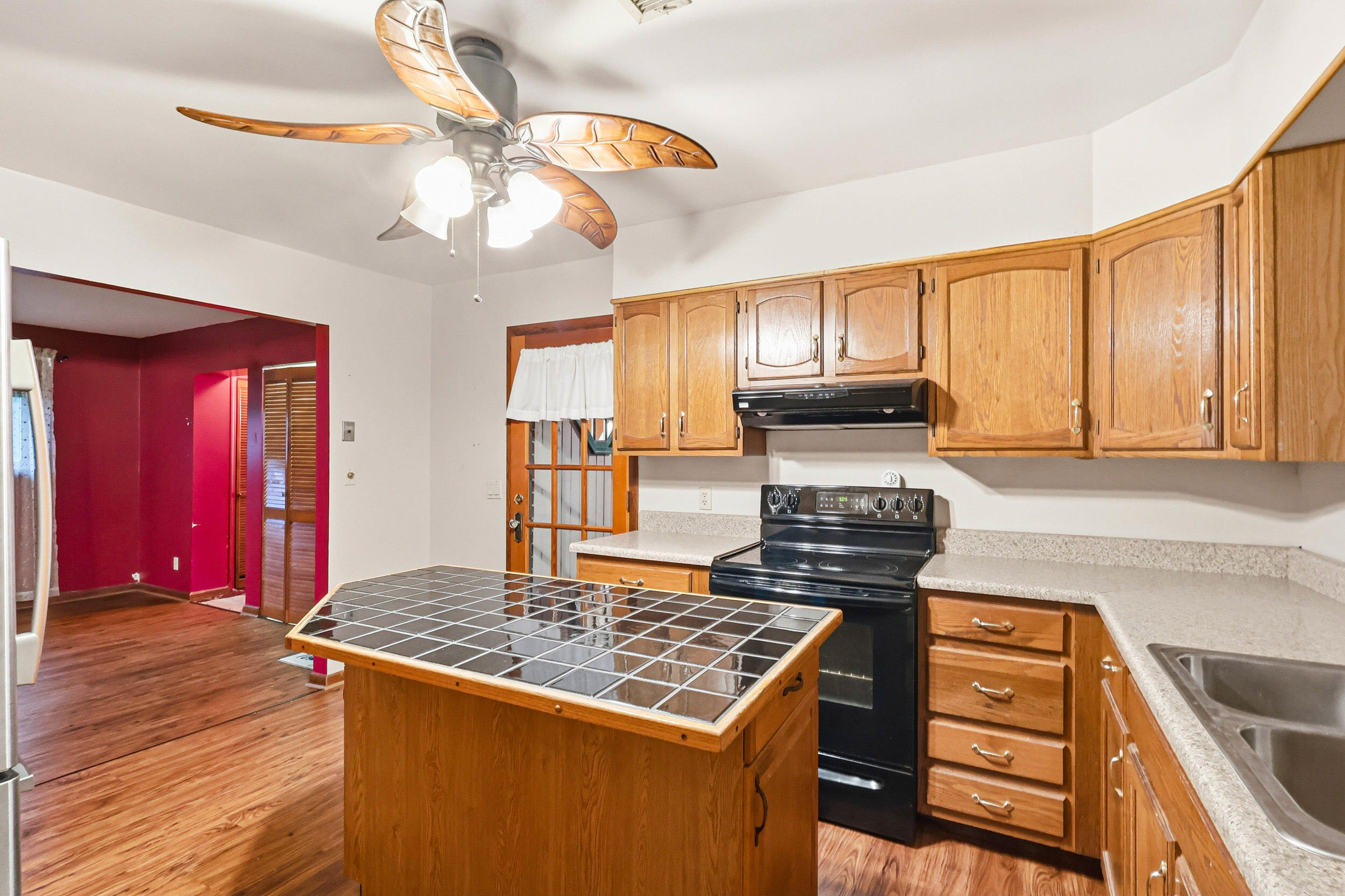 6514 White Oak Valley Circle Property Photo 7