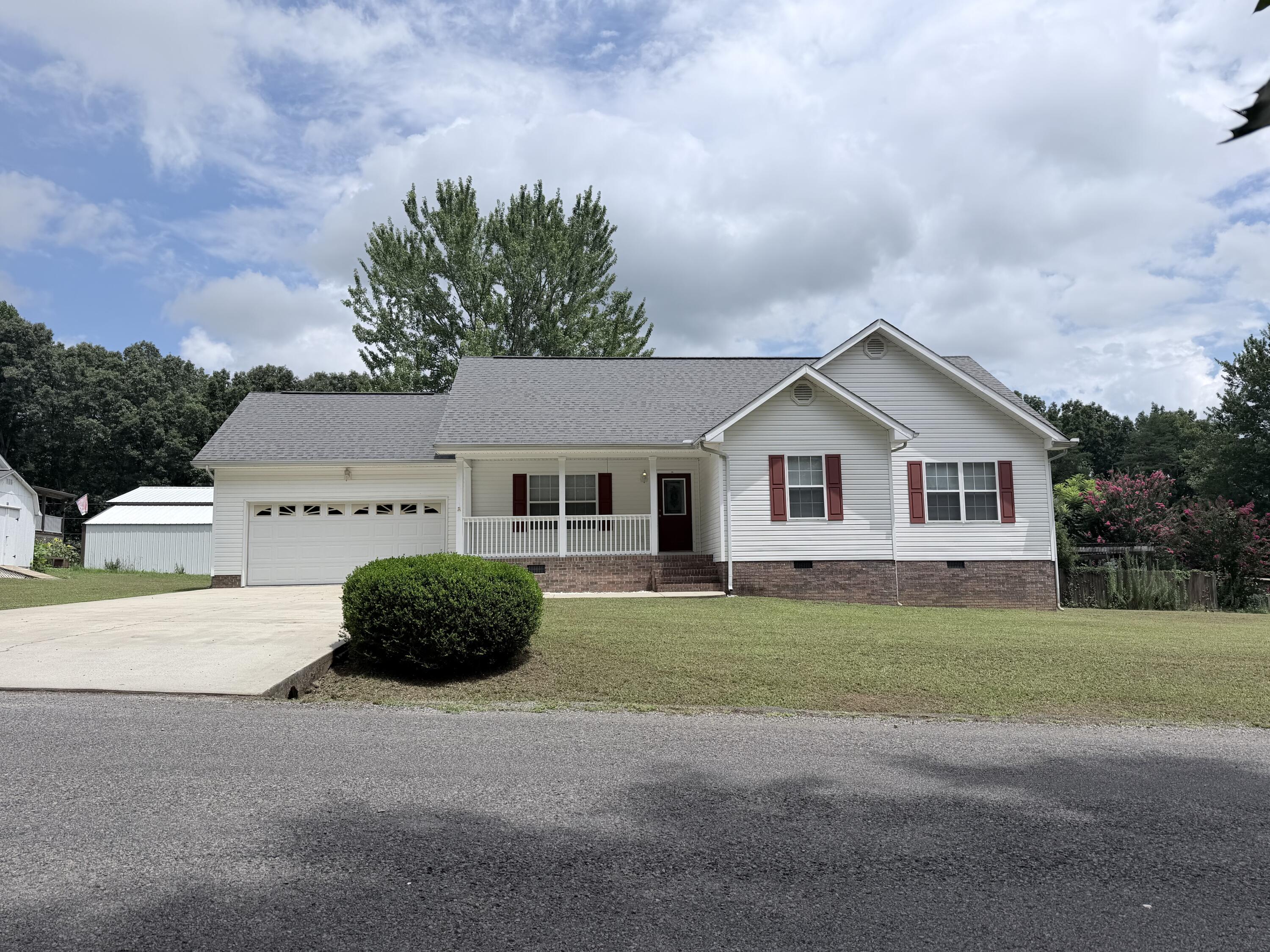 265 Lester Circle Property Photo 1