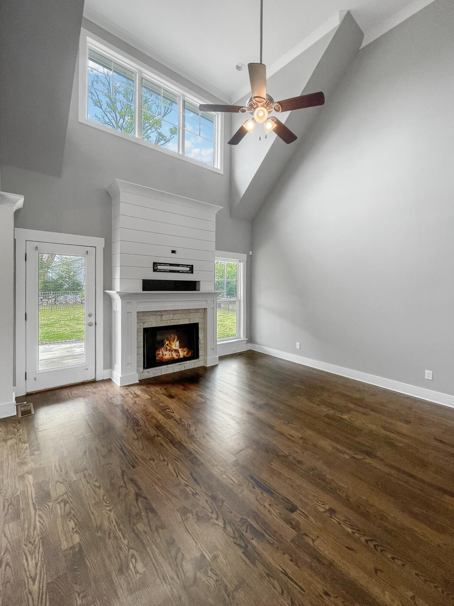 8096 Hodges Way Property Photo 7