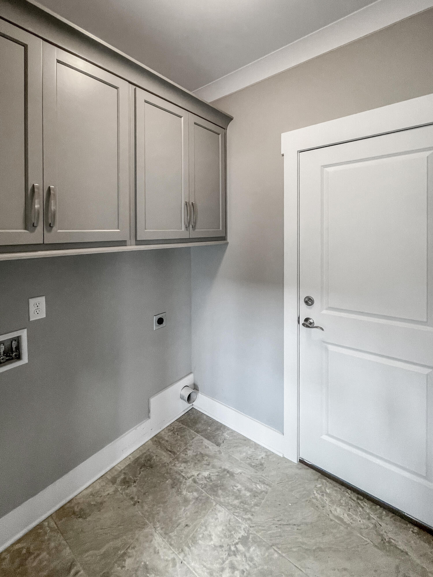 8096 Hodges Way Property Photo 18
