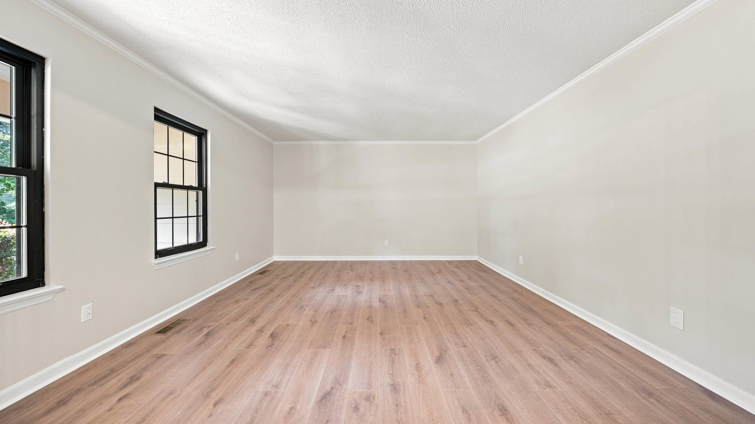 316 Shadow Parkway Property Photo 4
