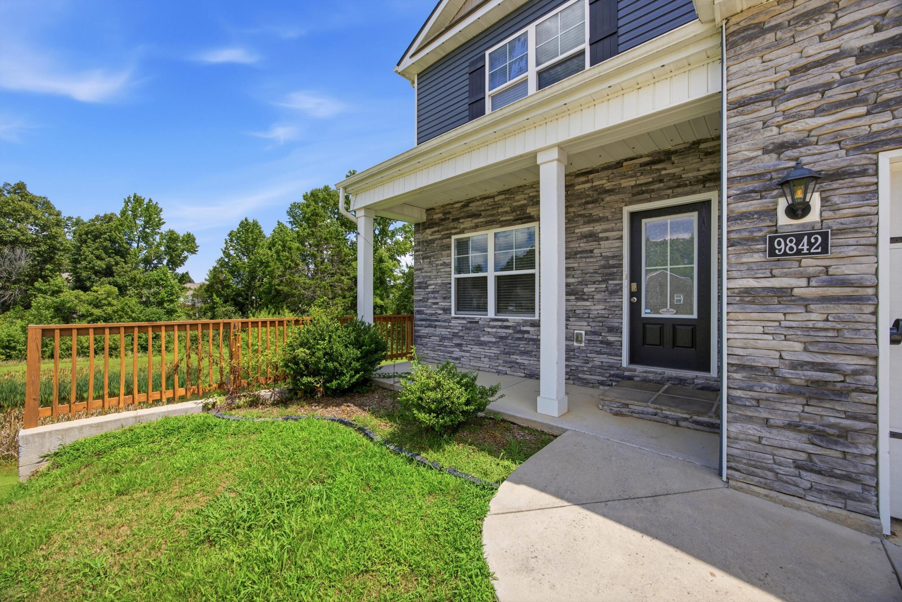 9842 Ramble Brook Lane Property Photo 4