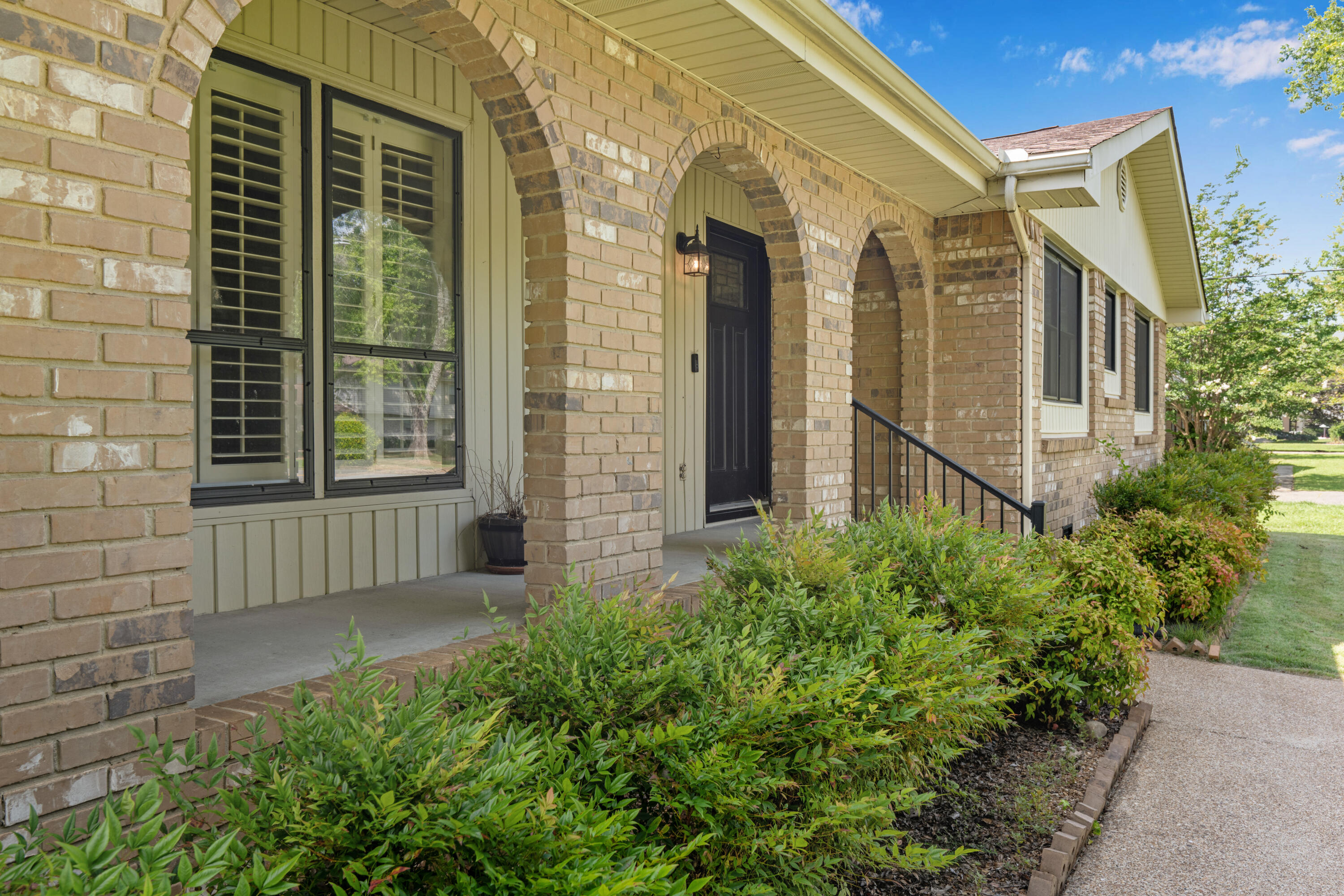 154 Valleybrook Circle Property Photo 1