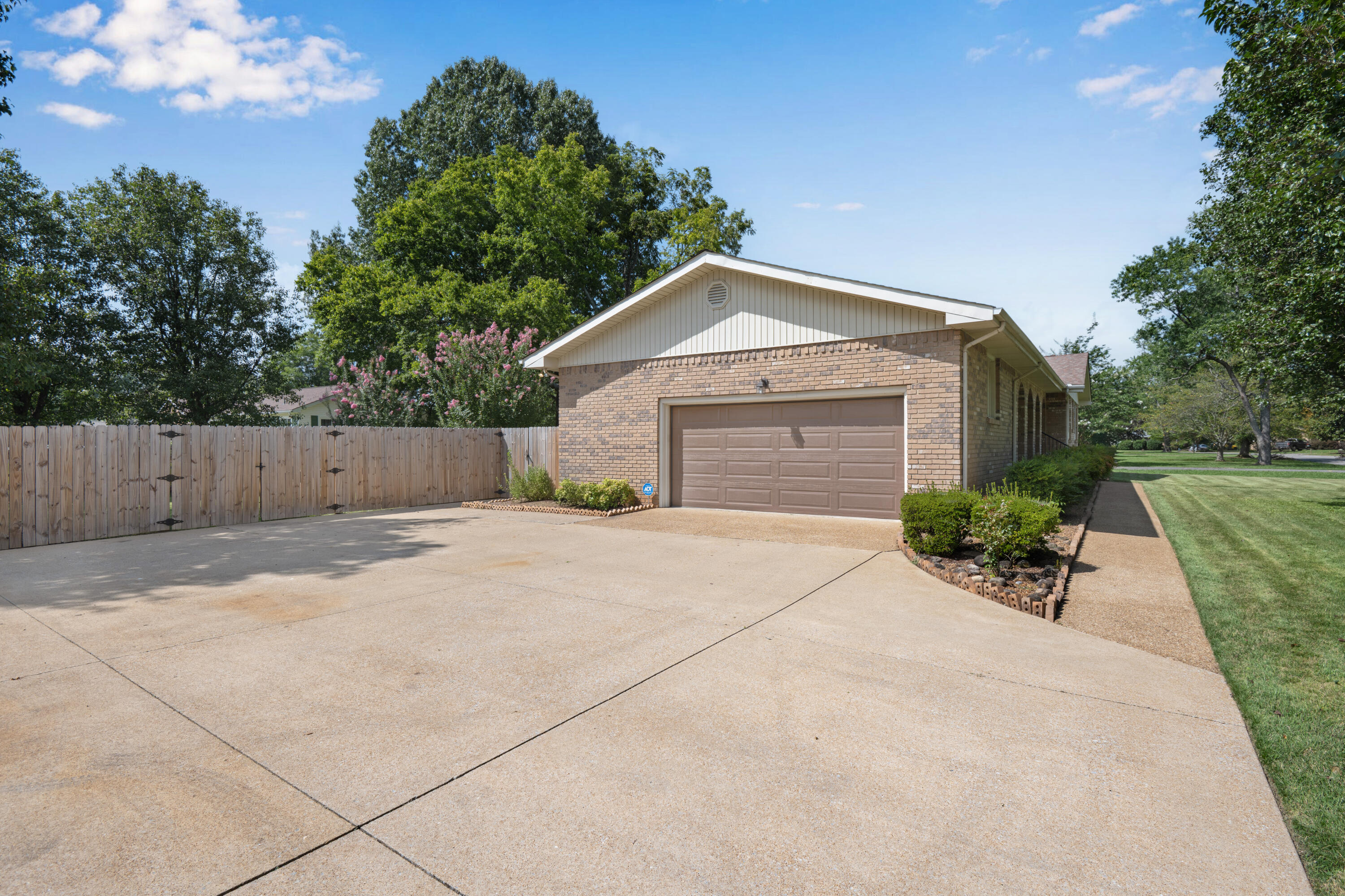 154 Valleybrook Circle Property Photo 13