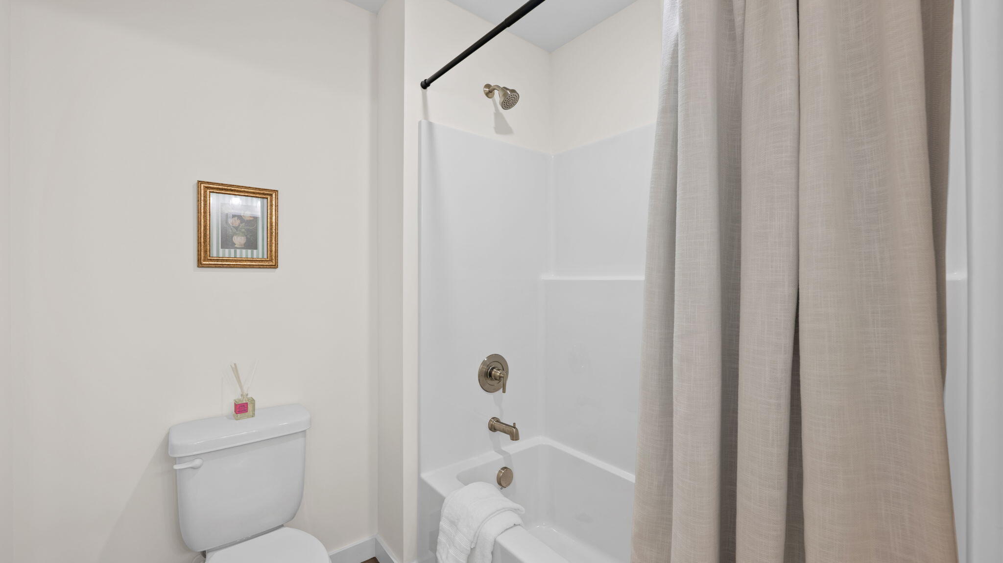 3921 Hawks Creek Dr Property Photo 38