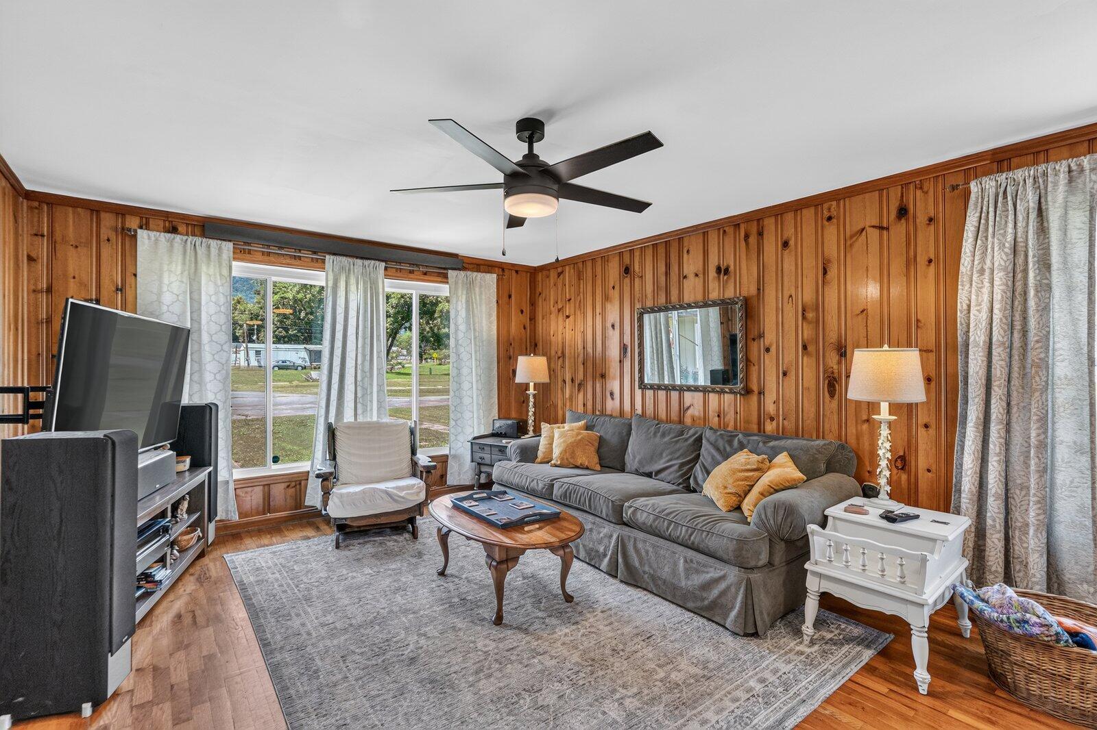 673 Highway 150 Property Photo 9