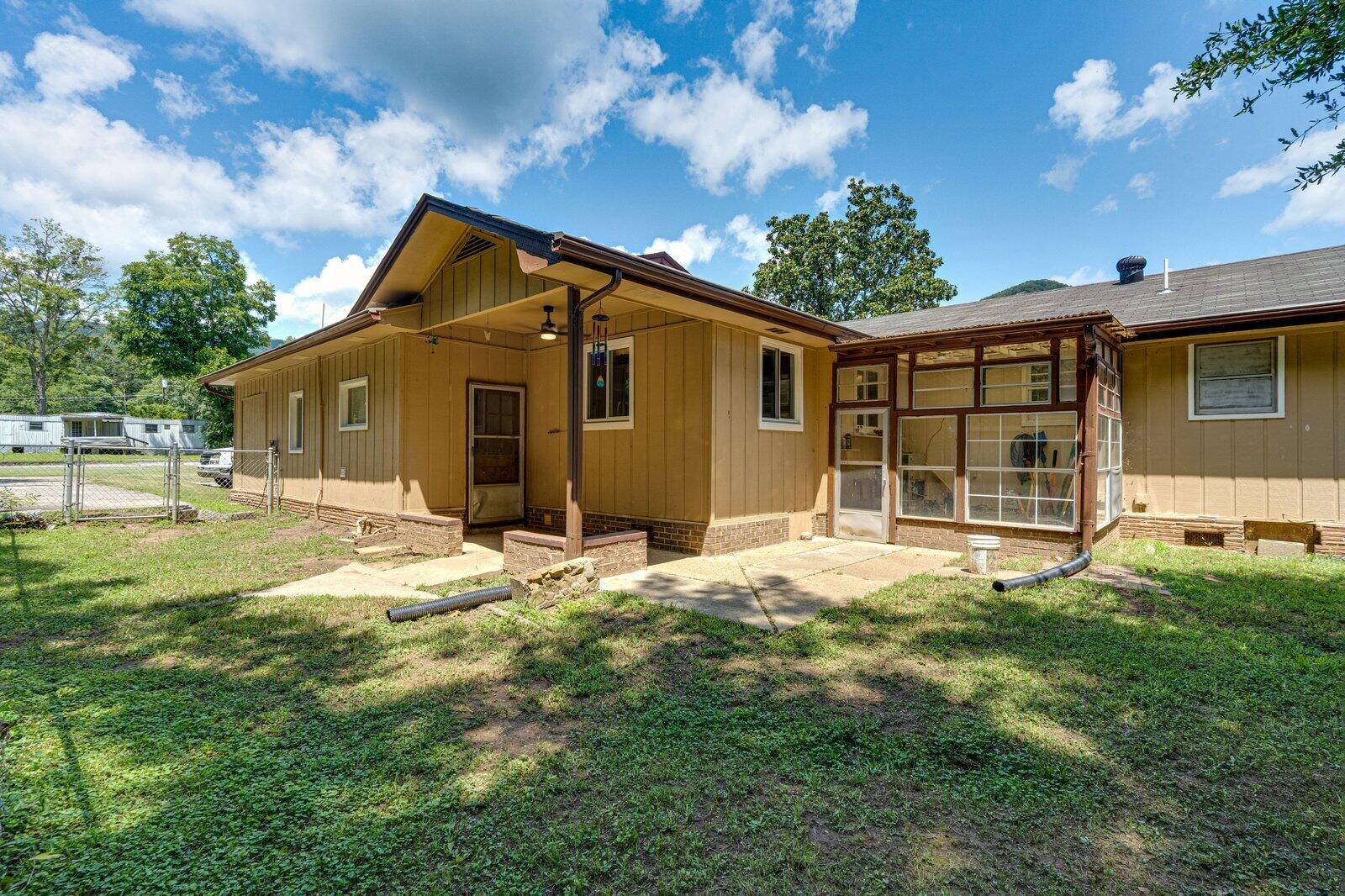 673 Highway 150 Property Photo 31