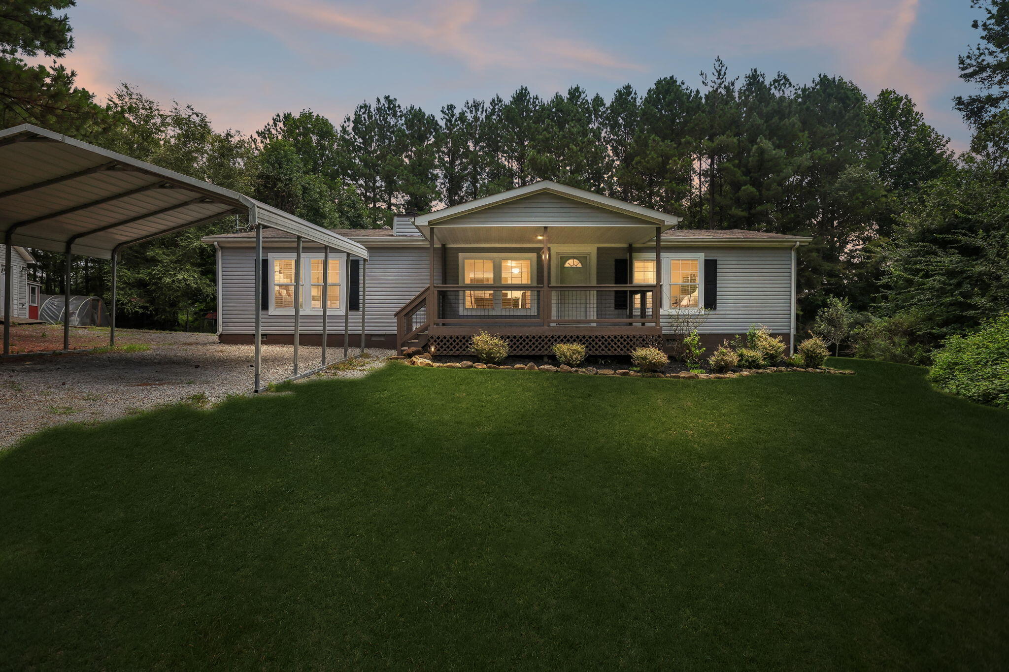 279 Snyder Loop Property Photo 1