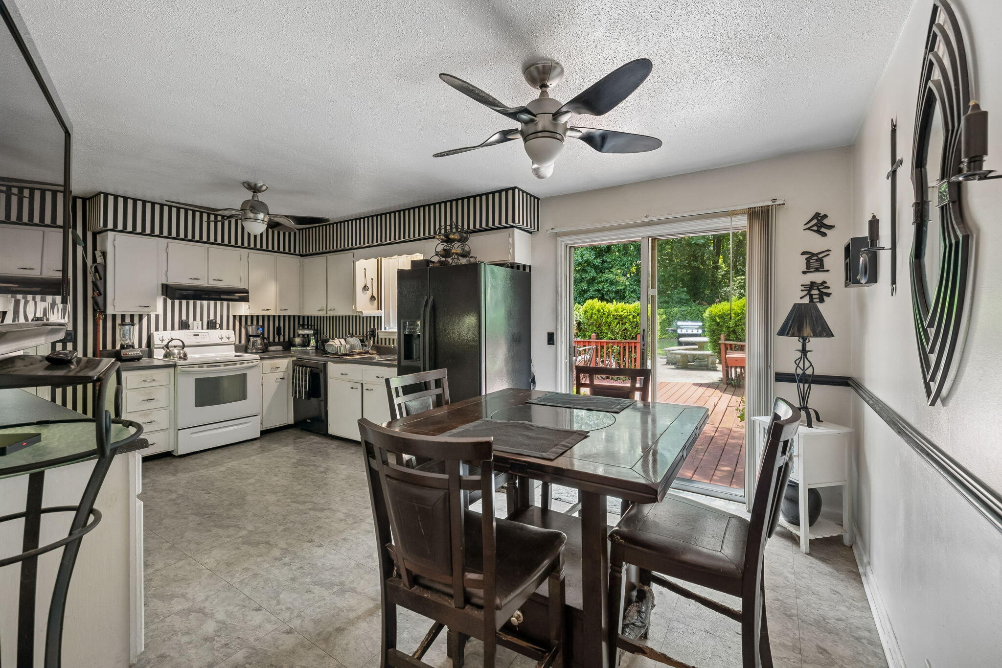 6933 Barter Drive Property Photo 13