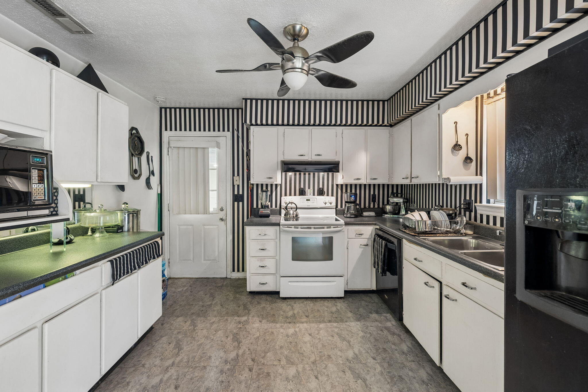 6933 Barter Drive Property Photo 15