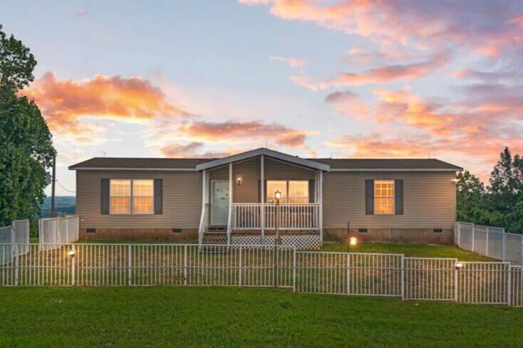 1540858 Property Photo 3