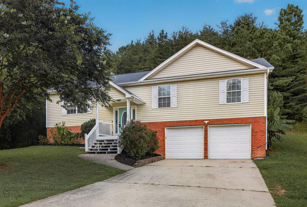 908 Clay Hill Drive Property Photo 1