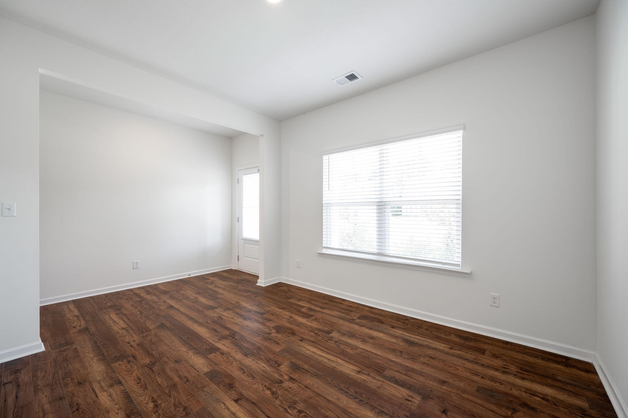 2411 Tournament Drive Property Photo 5