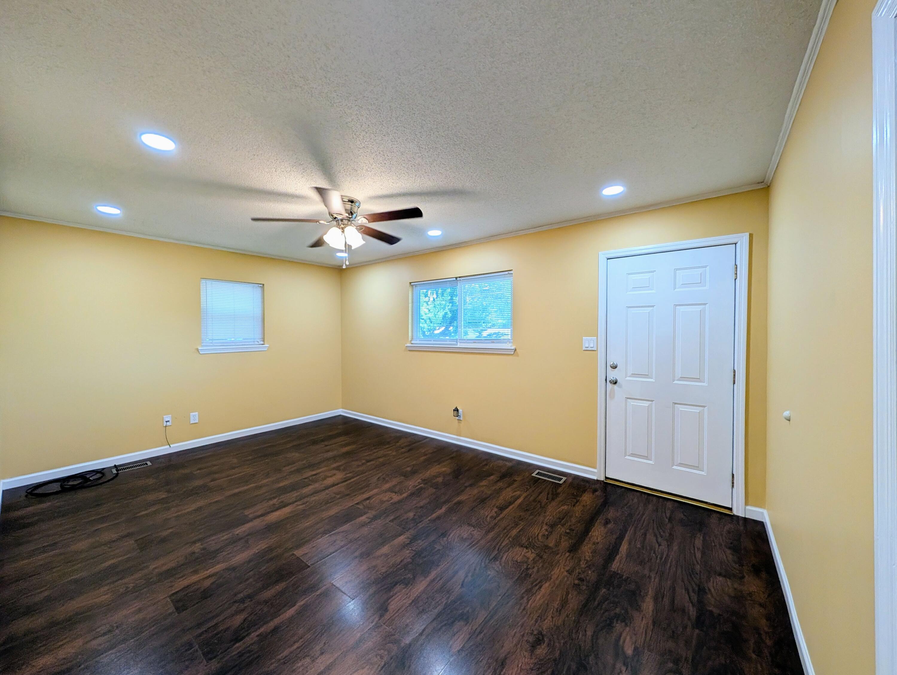125 Ne Dixie Drive Ne Property Photo 2