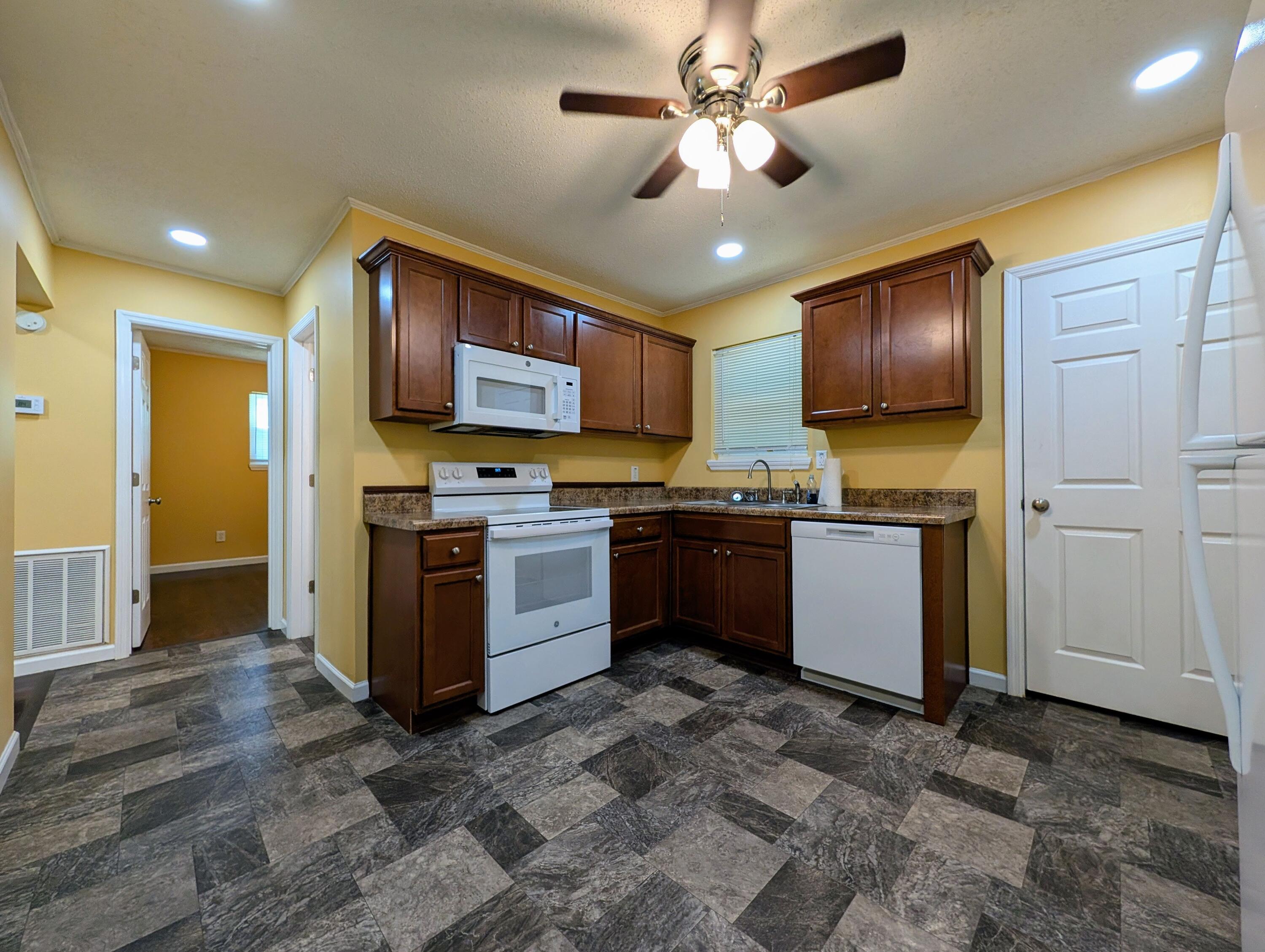 125 Ne Dixie Drive Ne Property Photo 4