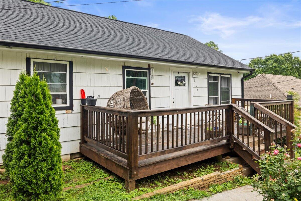 117 Laurel Drive Property Photo 1