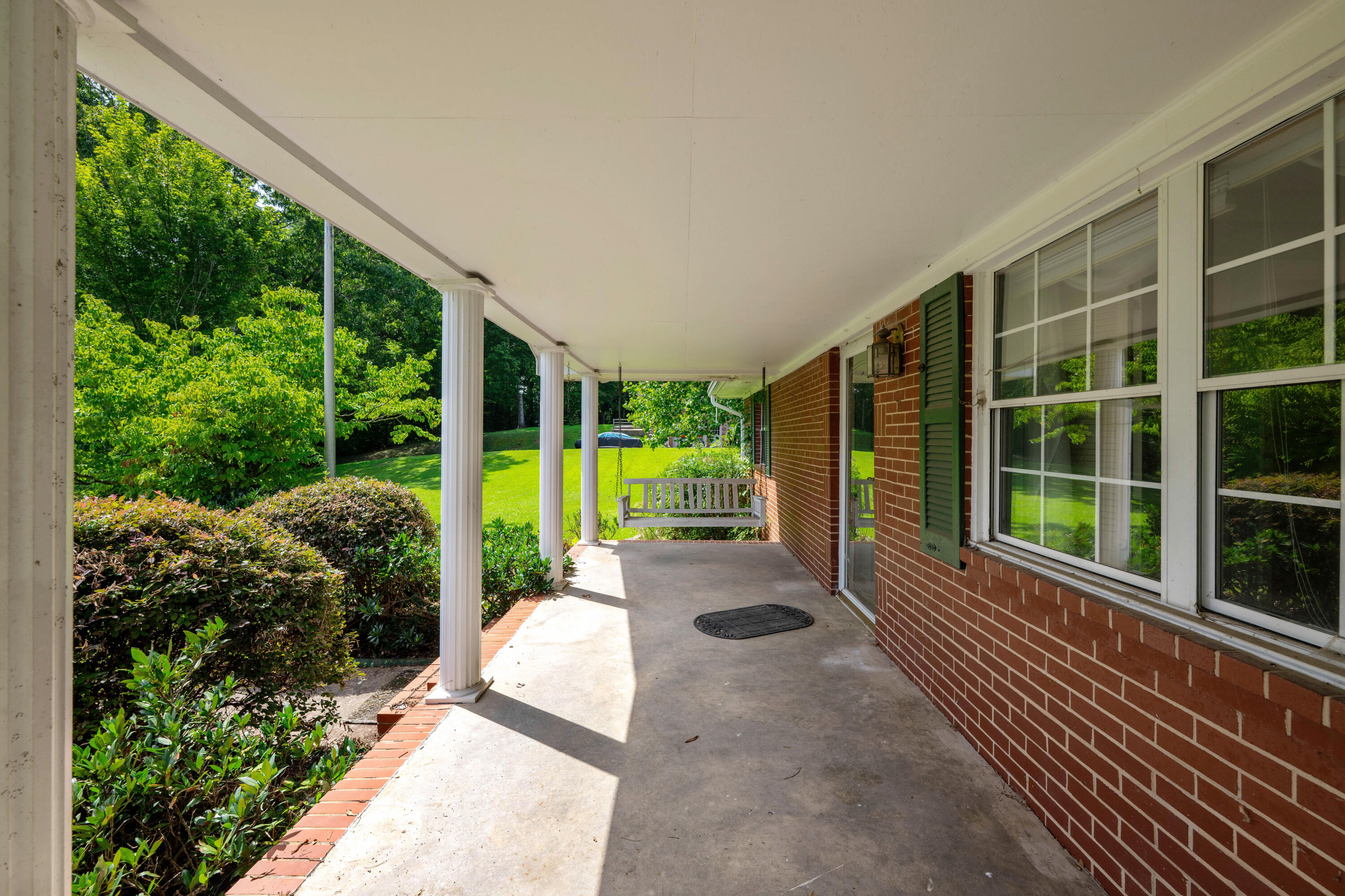 409 White Road Property Photo 5