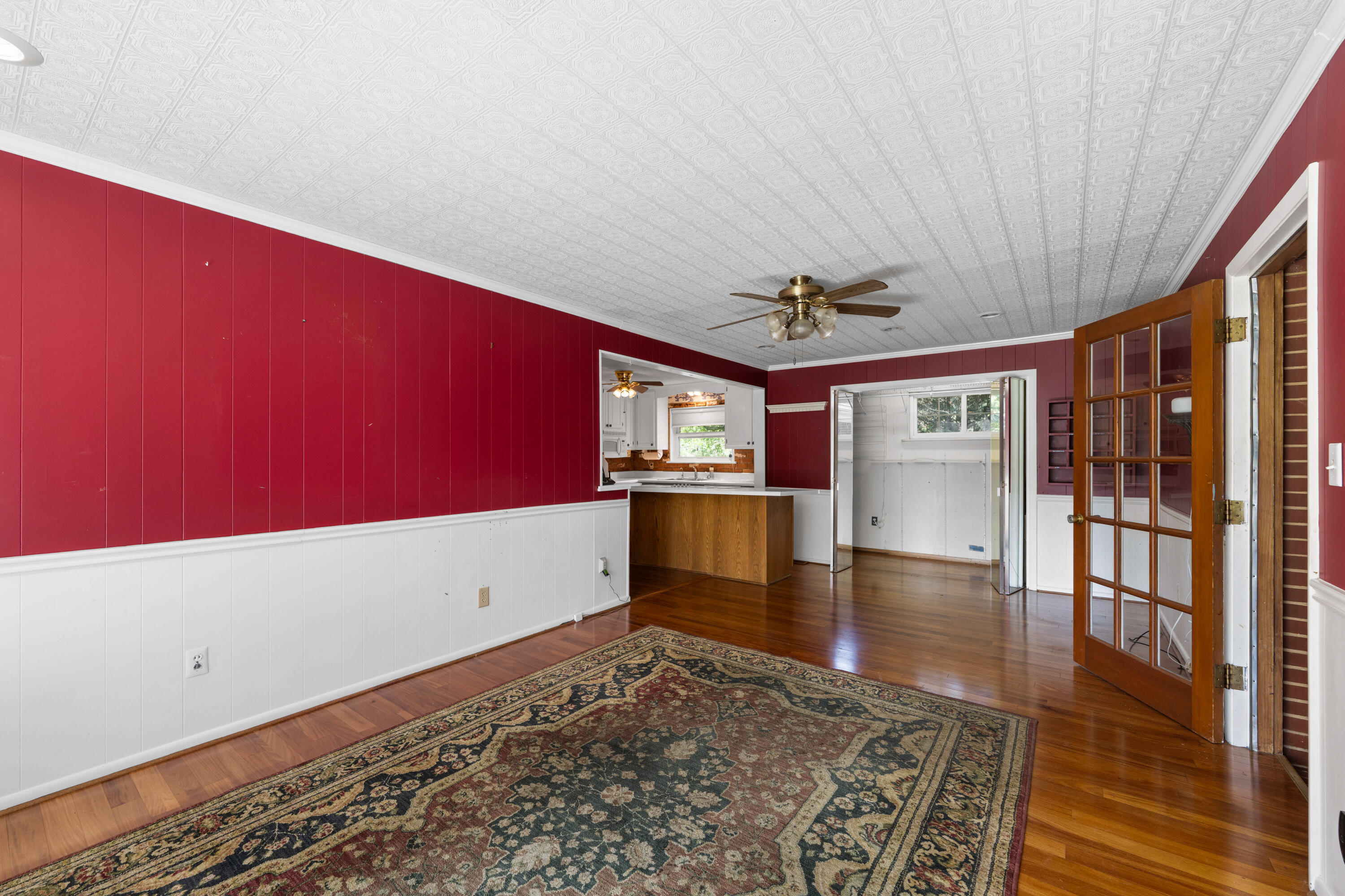 409 White Road Property Photo 9