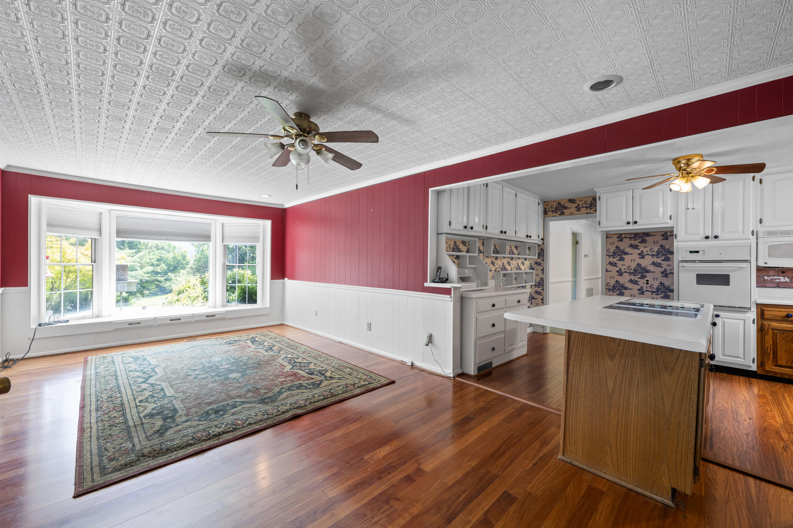 409 White Road Property Photo 10
