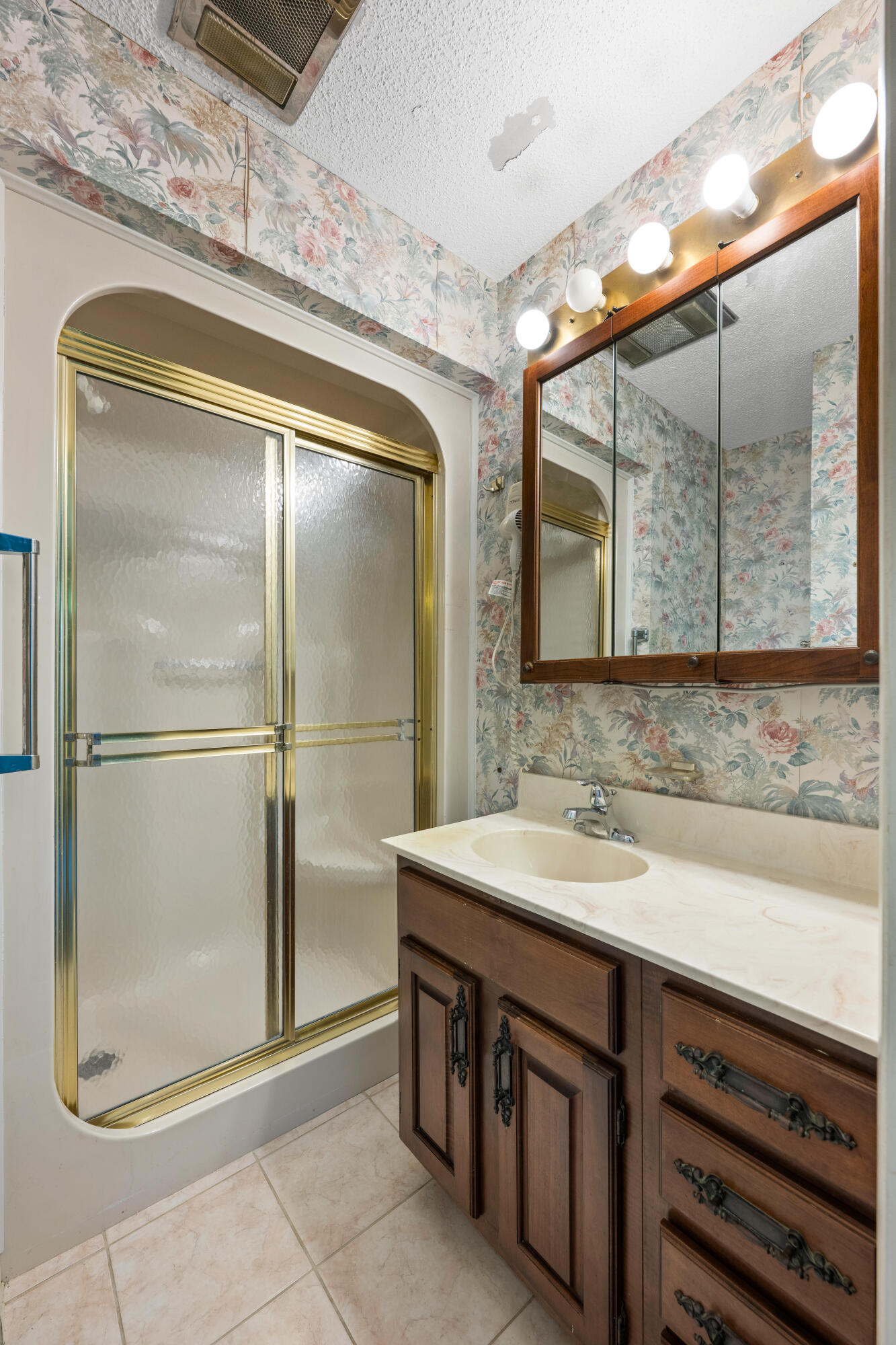 409 White Road Property Photo 25
