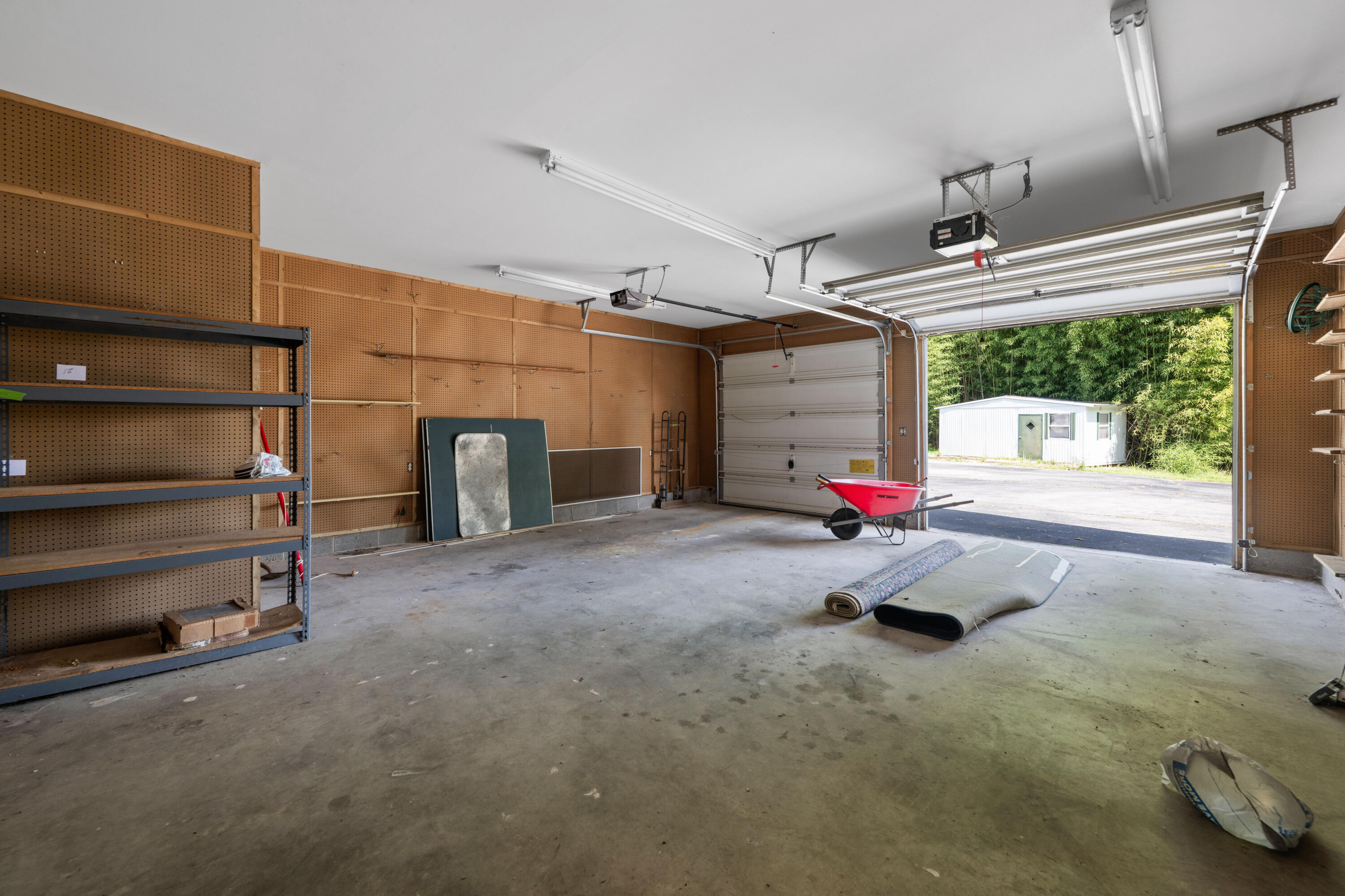 409 White Road Property Photo 29