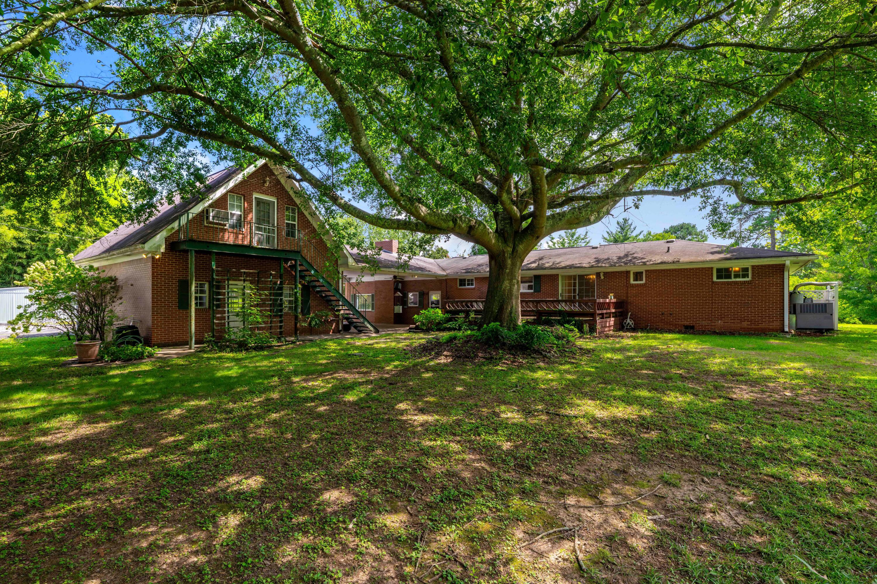 409 White Road Property Photo 36