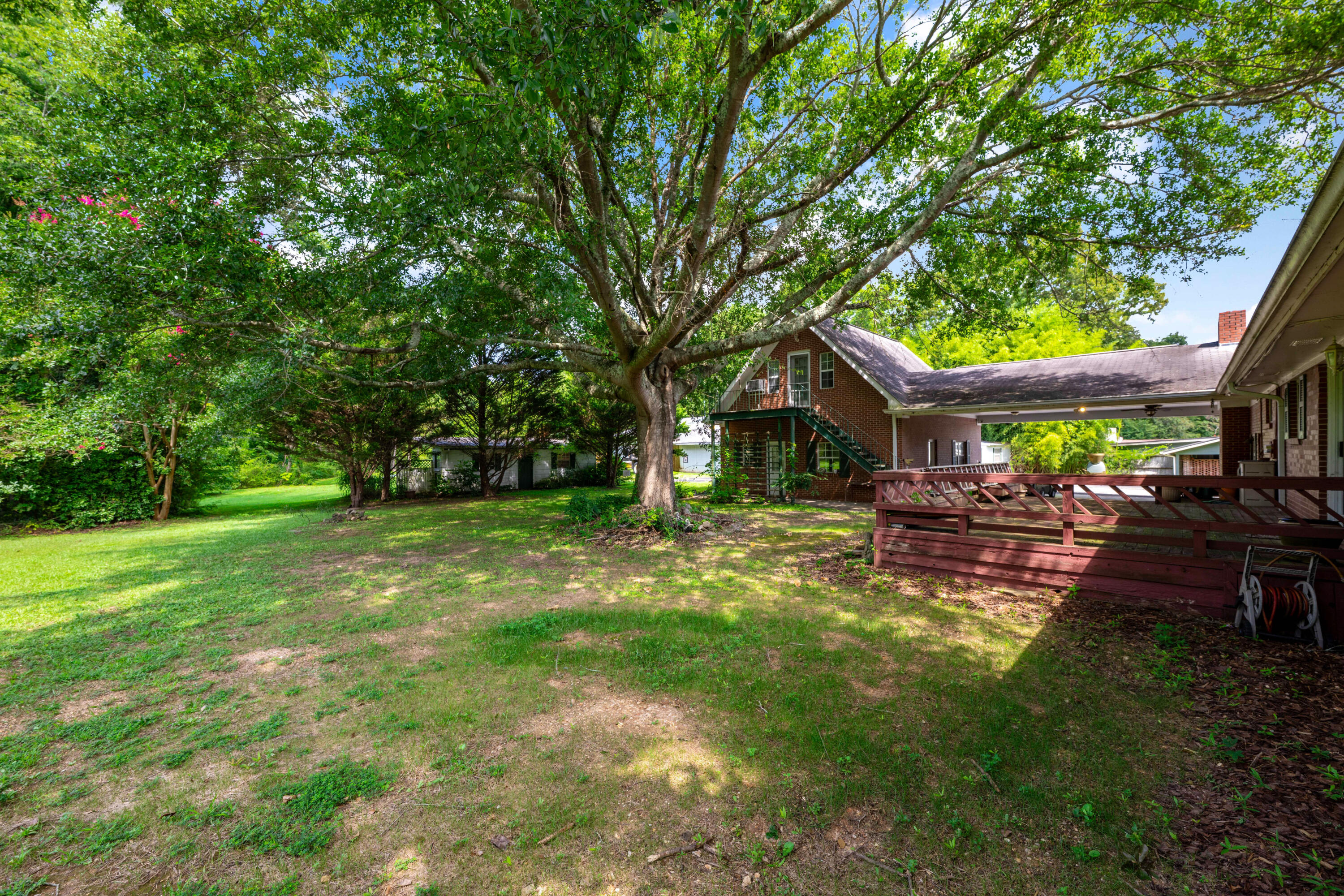 409 White Road Property Photo 37