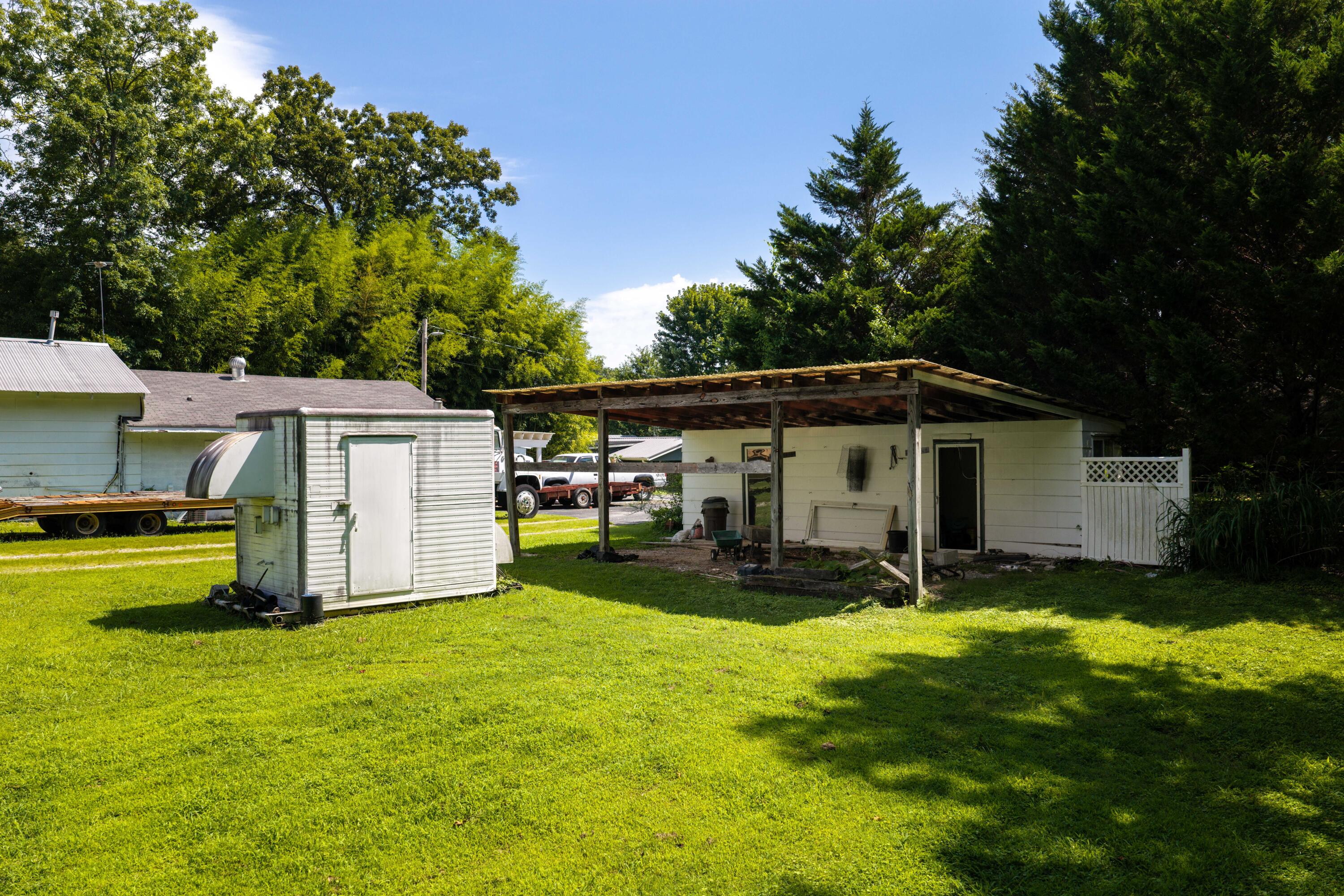 409 White Road Property Photo 45