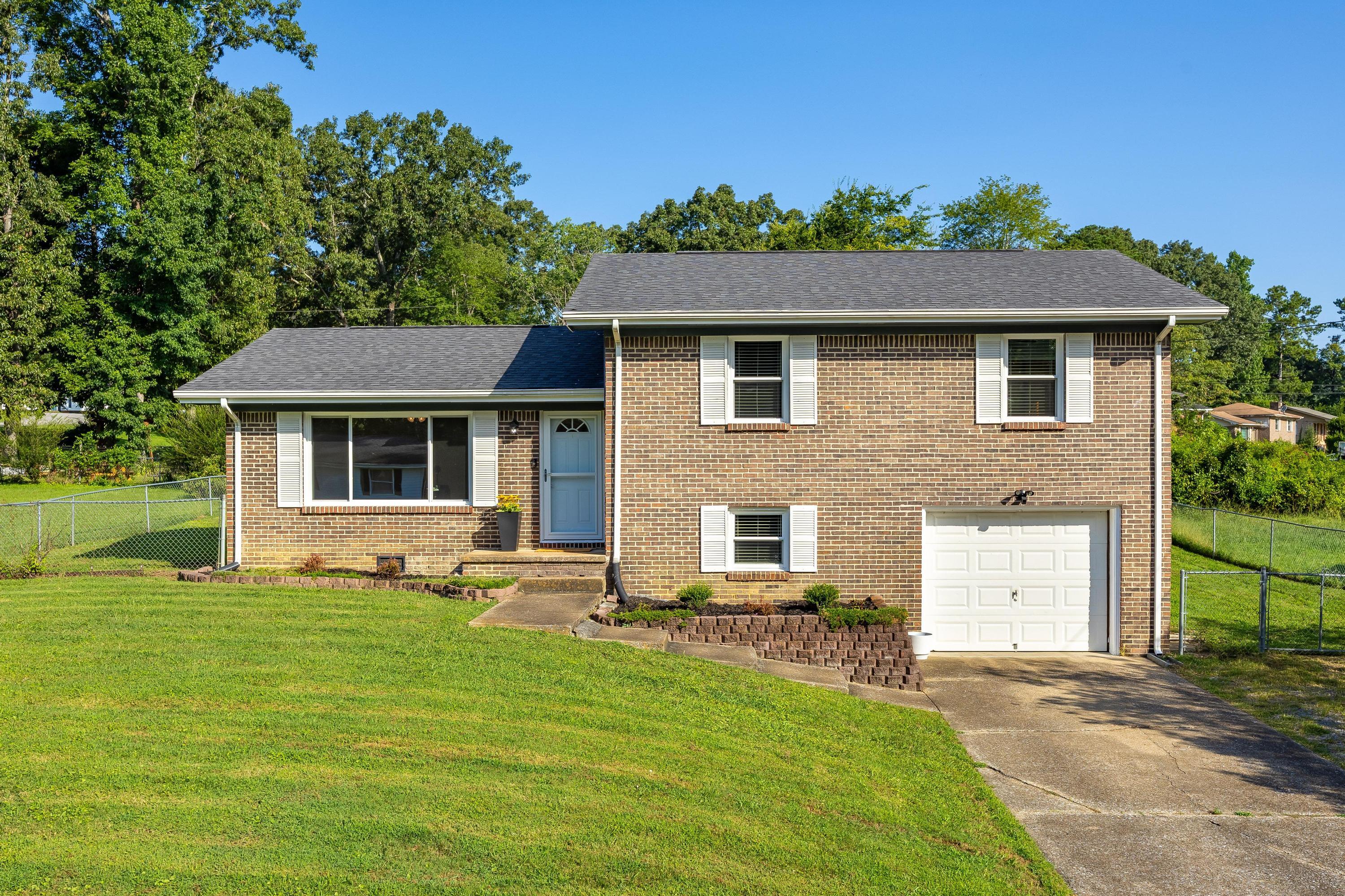 49 Foster Drive Property Photo 1
