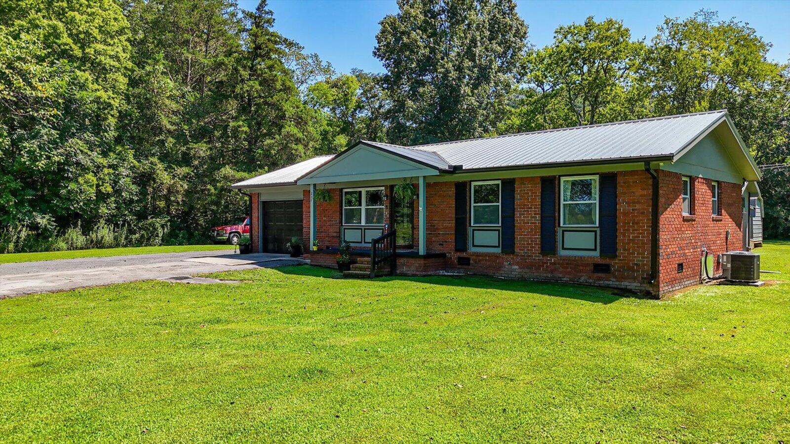 258 E Hills Road Property Photo 1