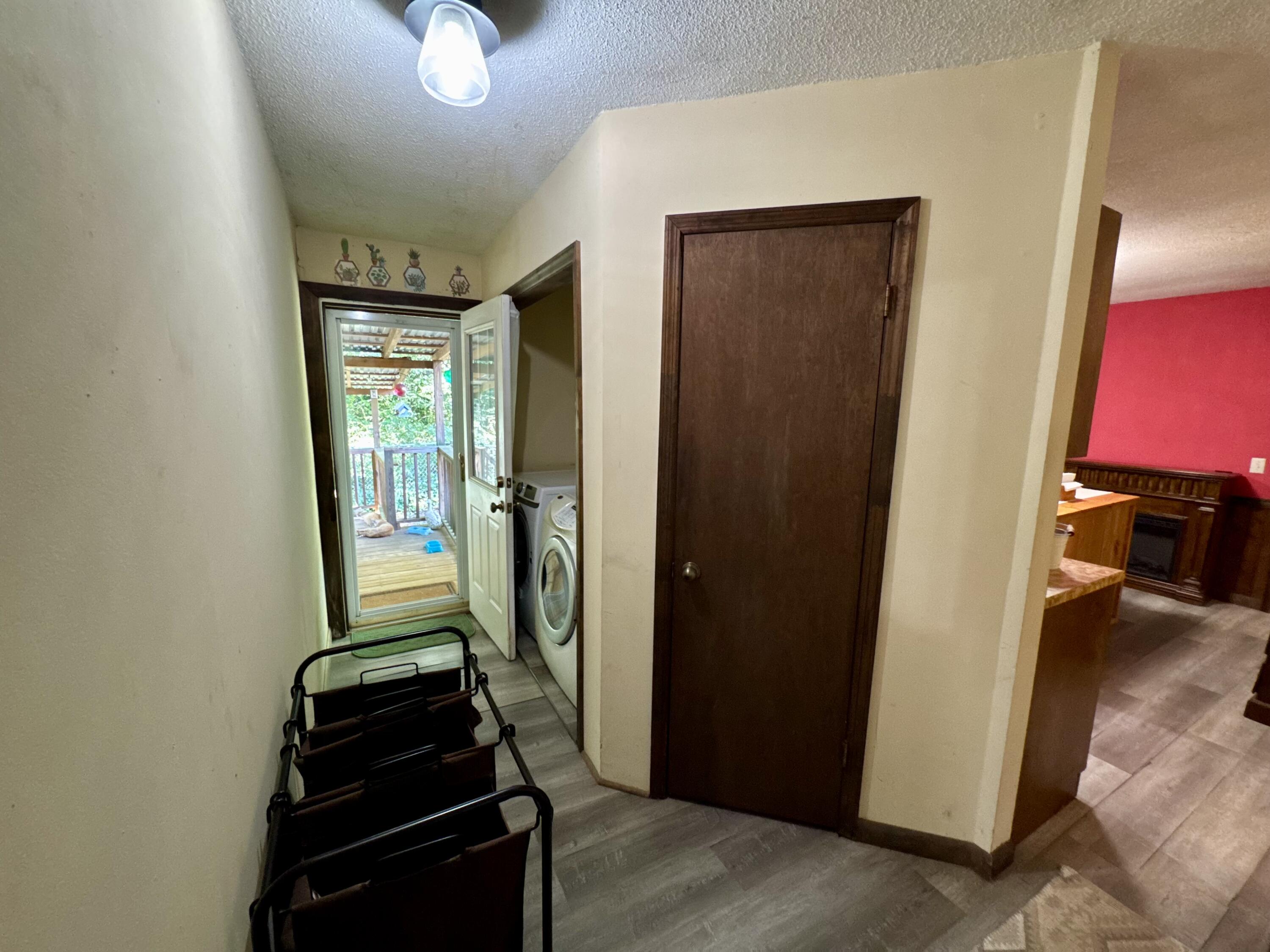 3238 Boss Road Property Photo 14