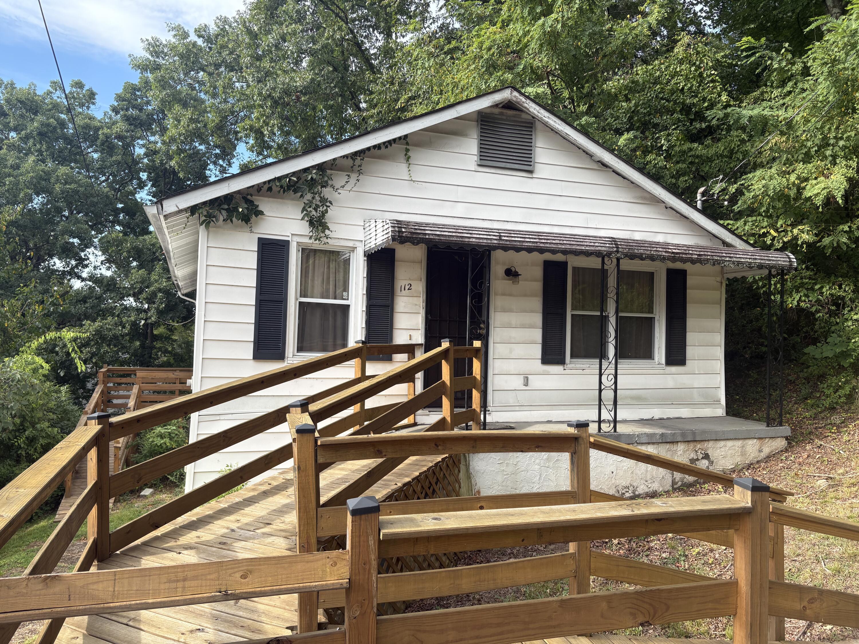 112 Lawn Street Property Photo 1