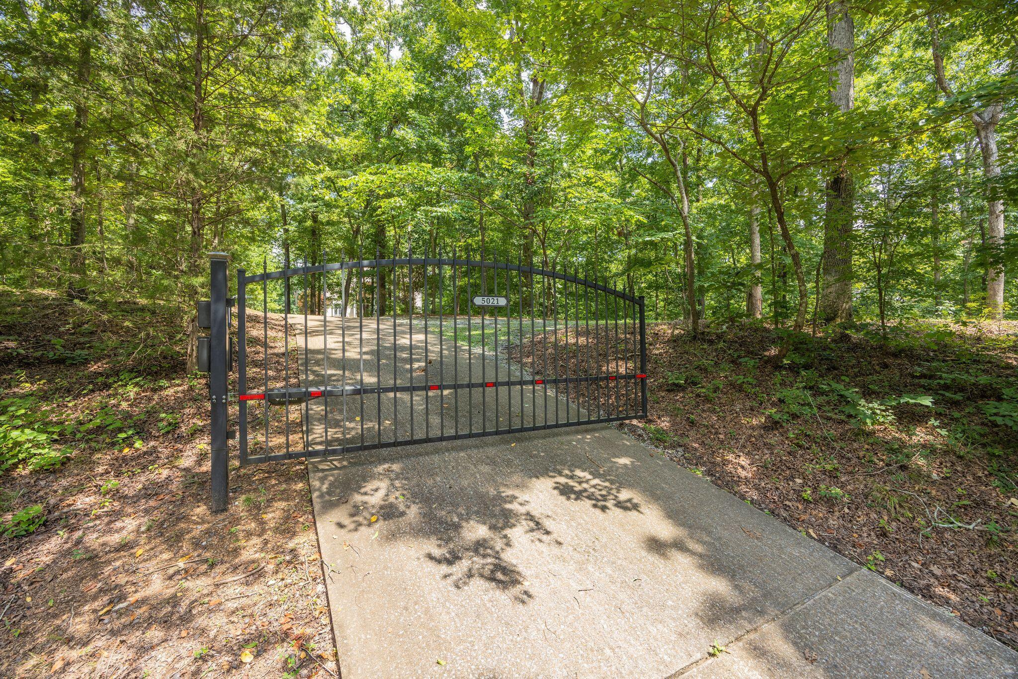 5021 Parkerson Road Property Photo 4